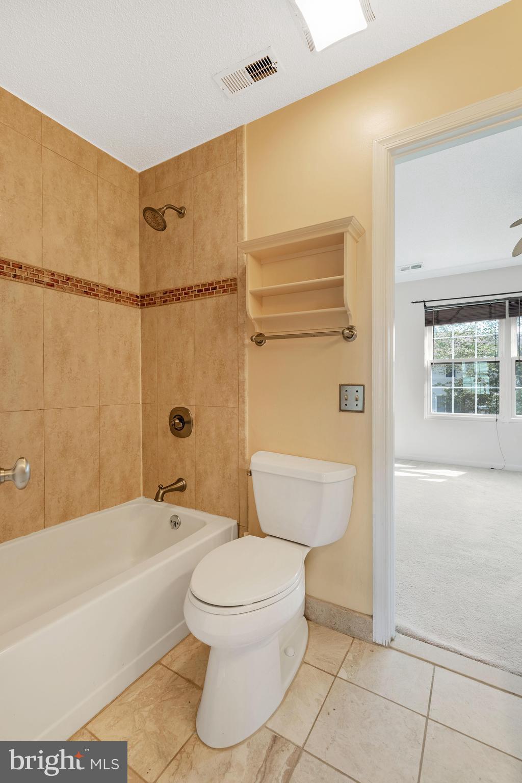 LANDSDOWNE - Residential Lease