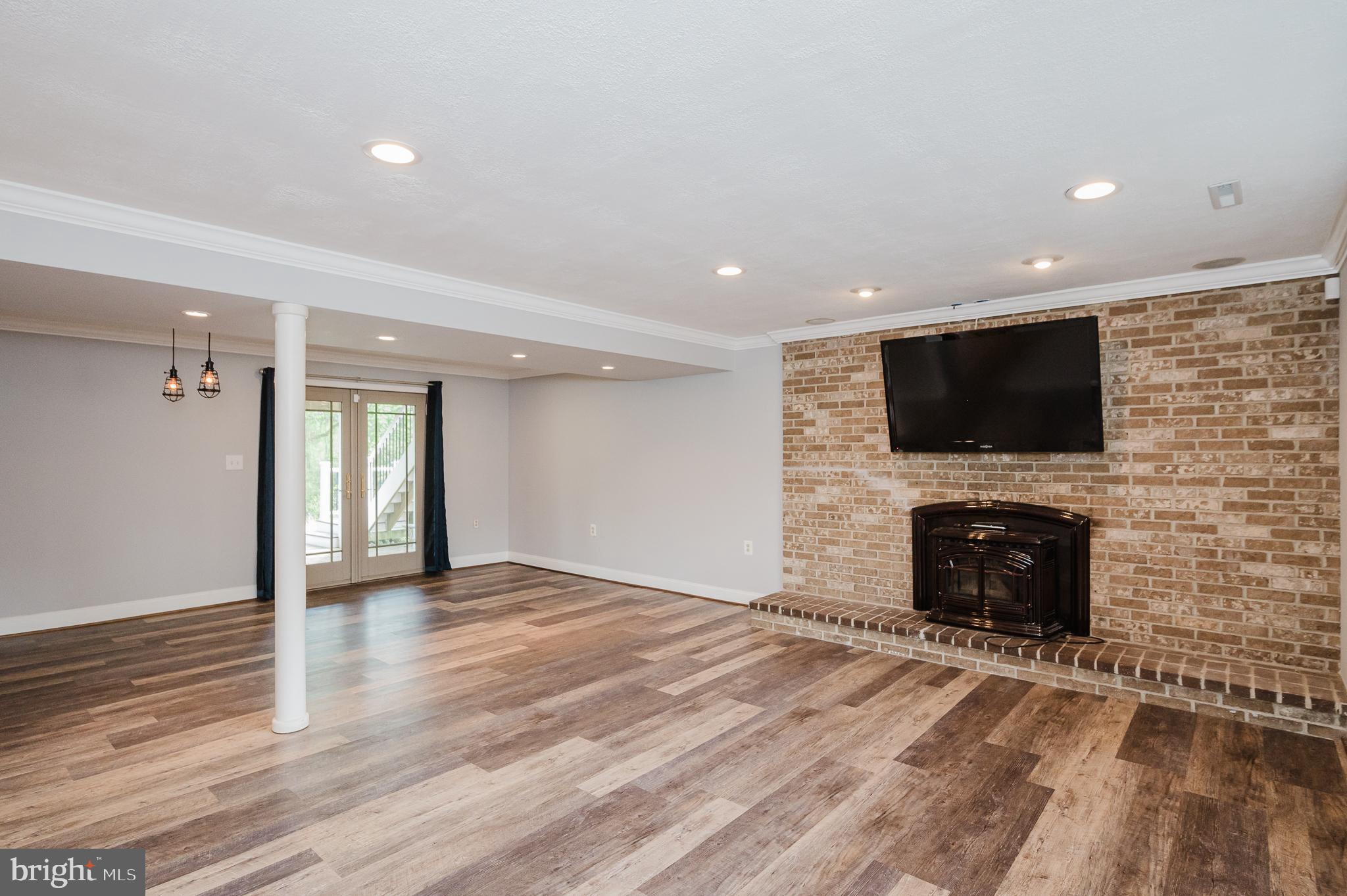 OAKMONT - Residential Lease