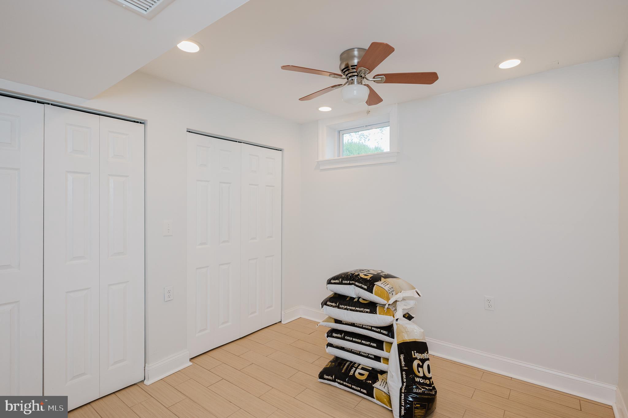 OAKMONT - Residential Lease