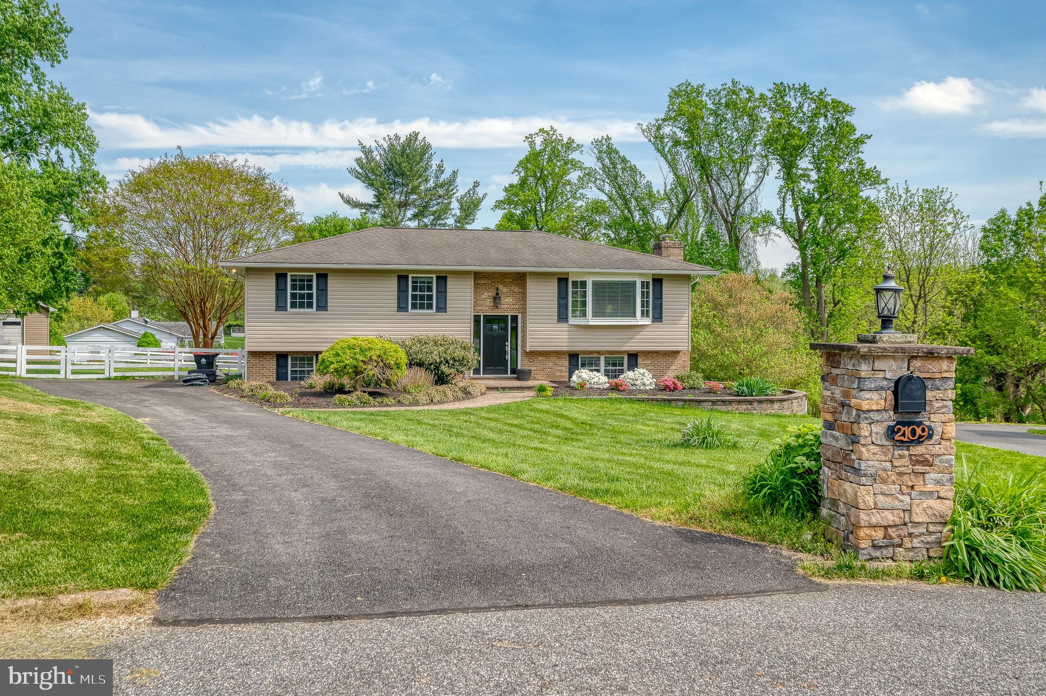 OAKMONT - Residential Lease