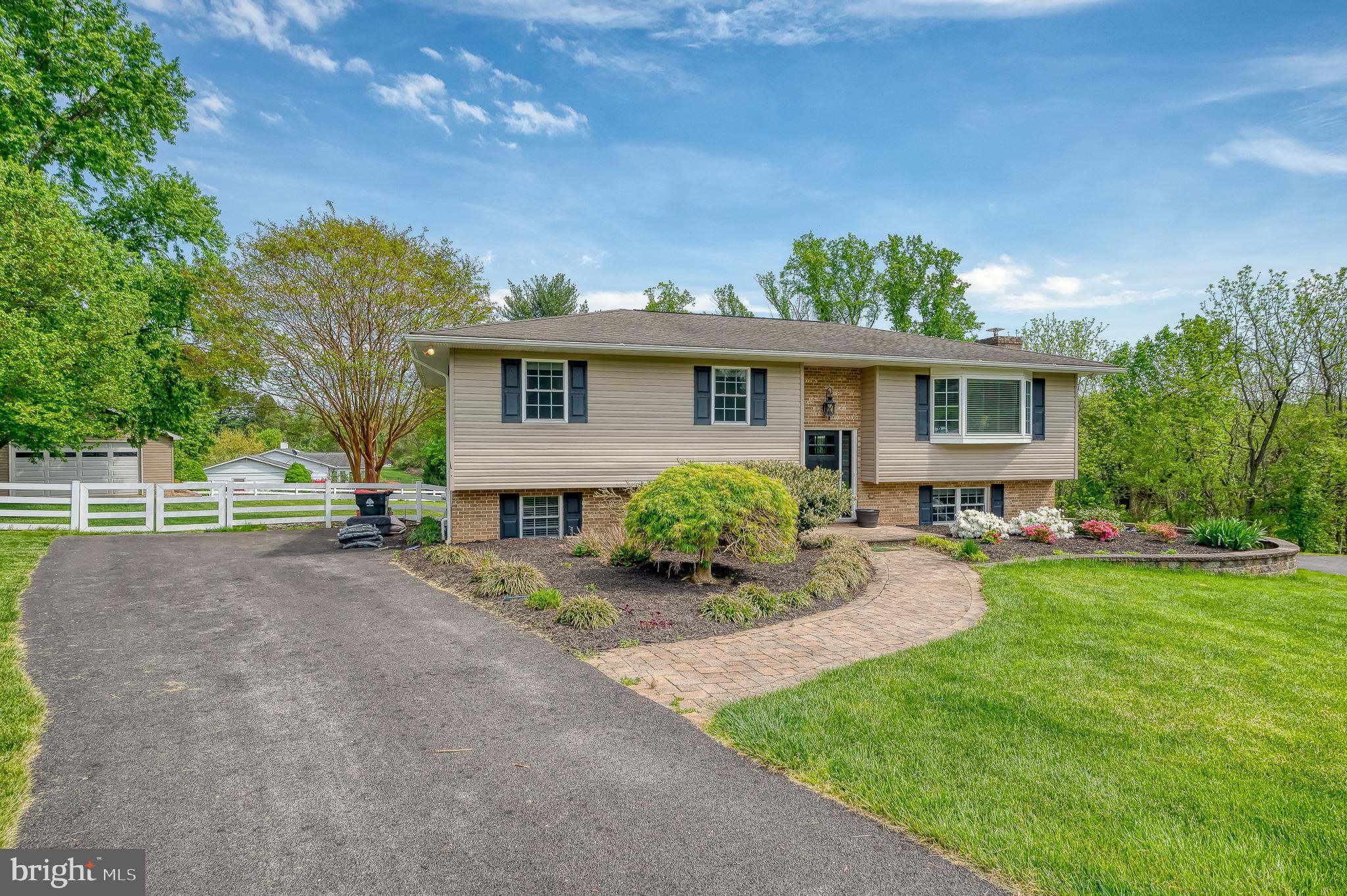 OAKMONT - Residential Lease