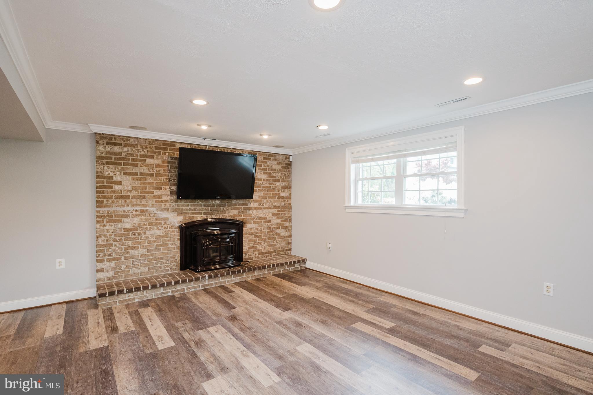 OAKMONT - Residential Lease