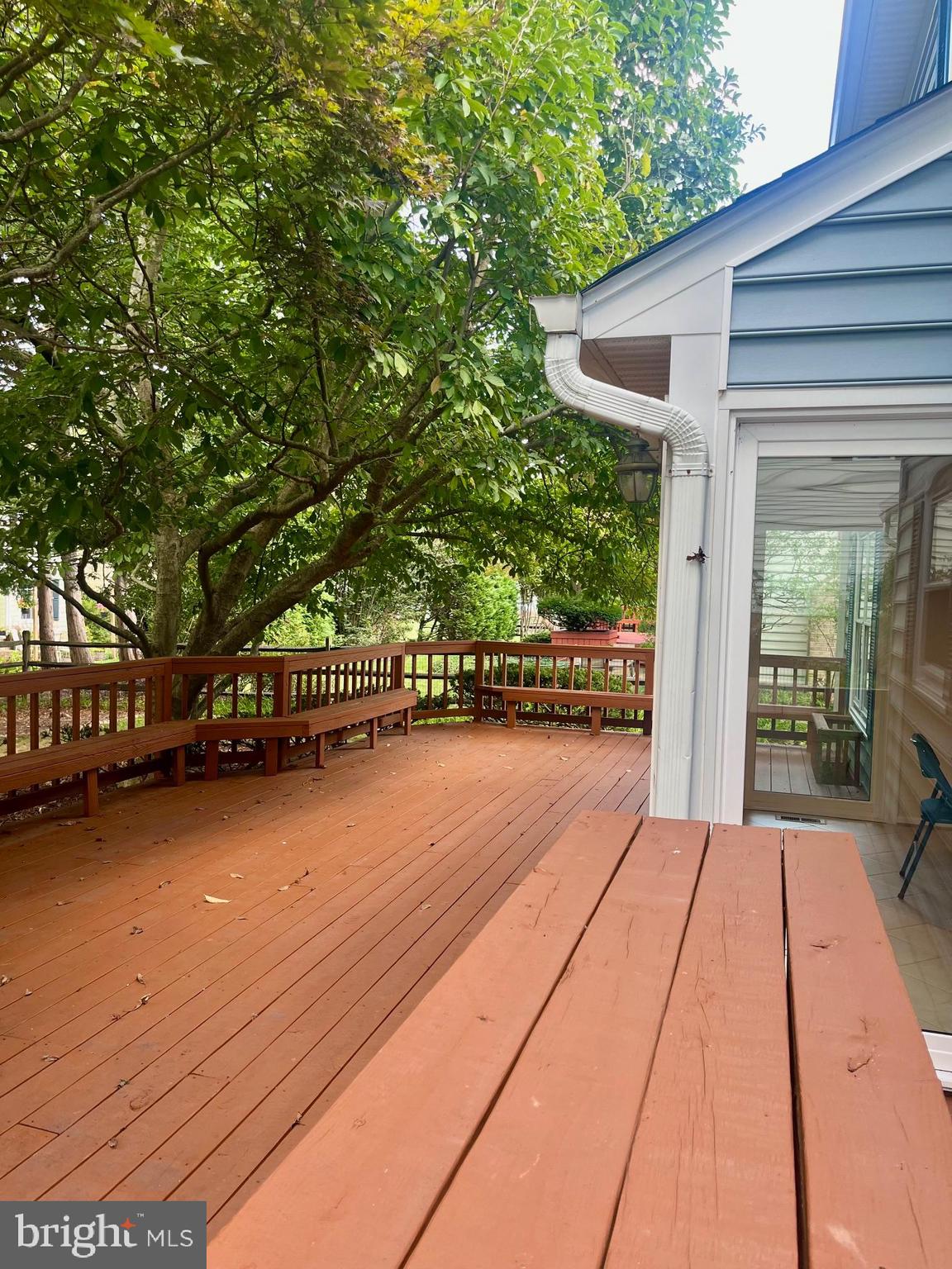 11 HOLLYBERRY COURT