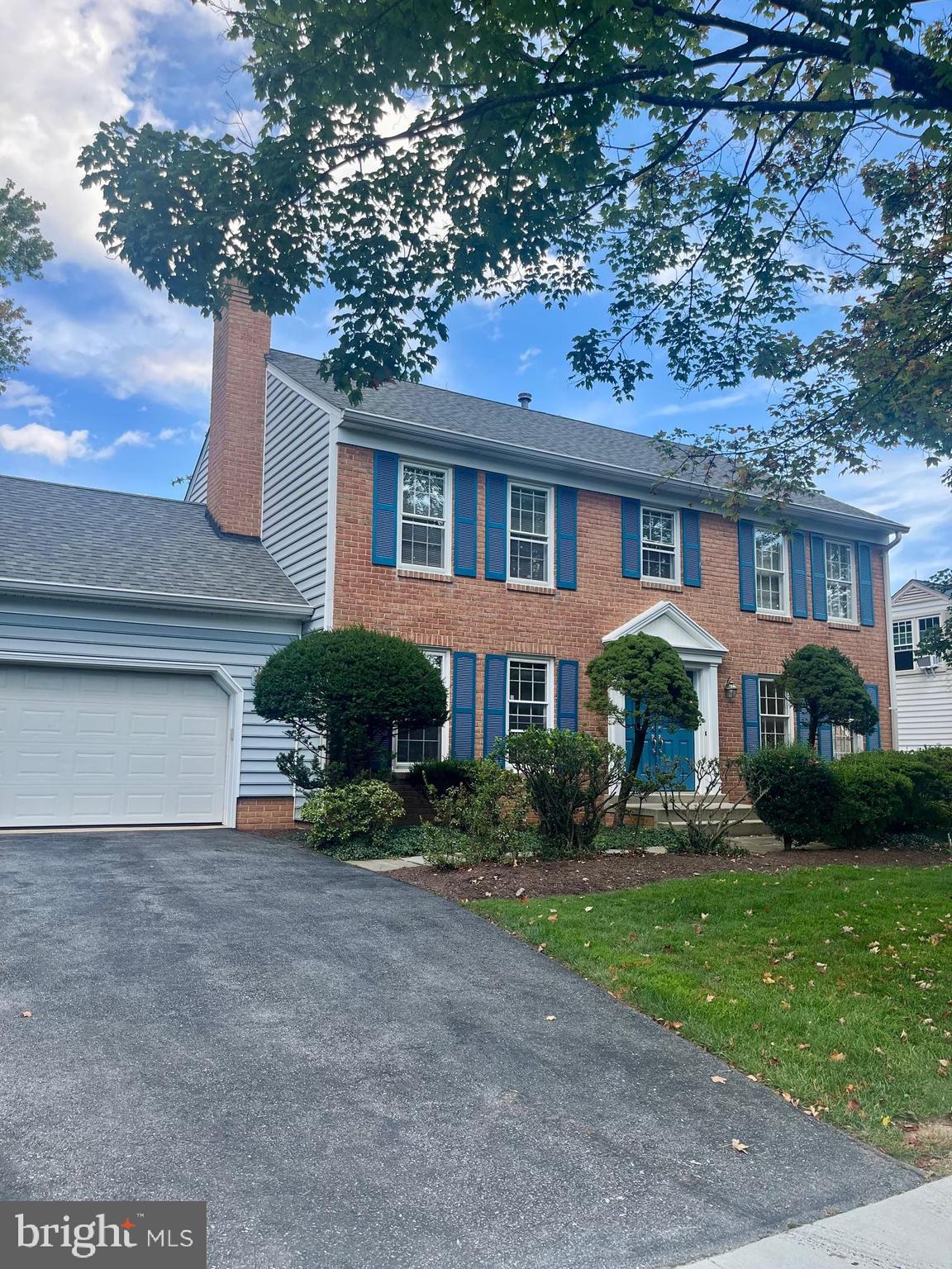 11 HOLLYBERRY COURT