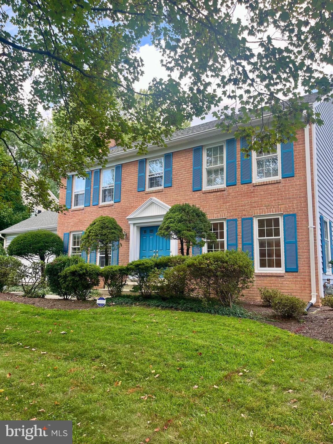 11 HOLLYBERRY COURT
