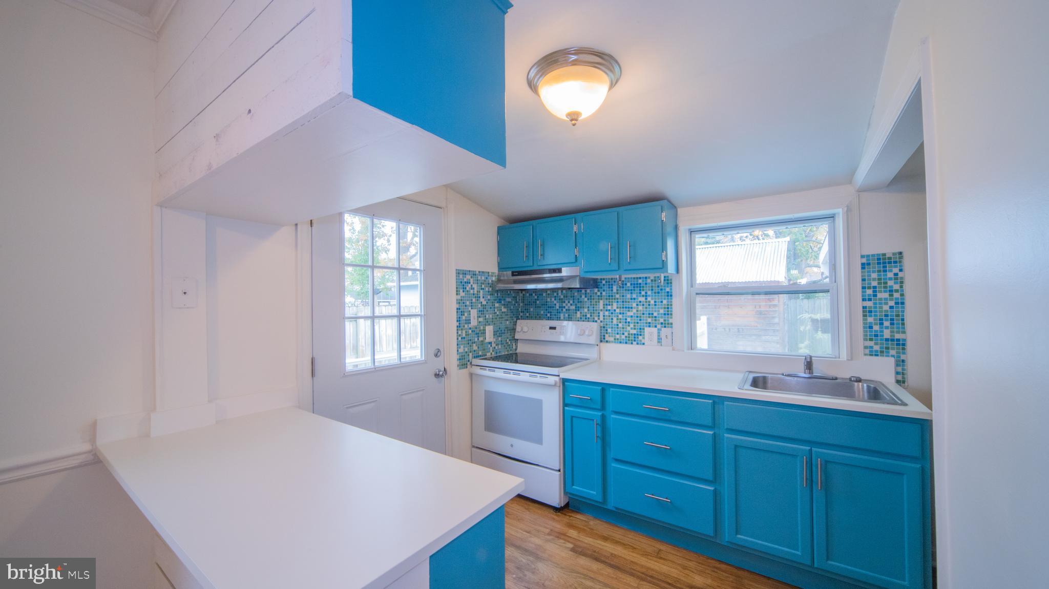 AVALON SHORES - Residential Lease