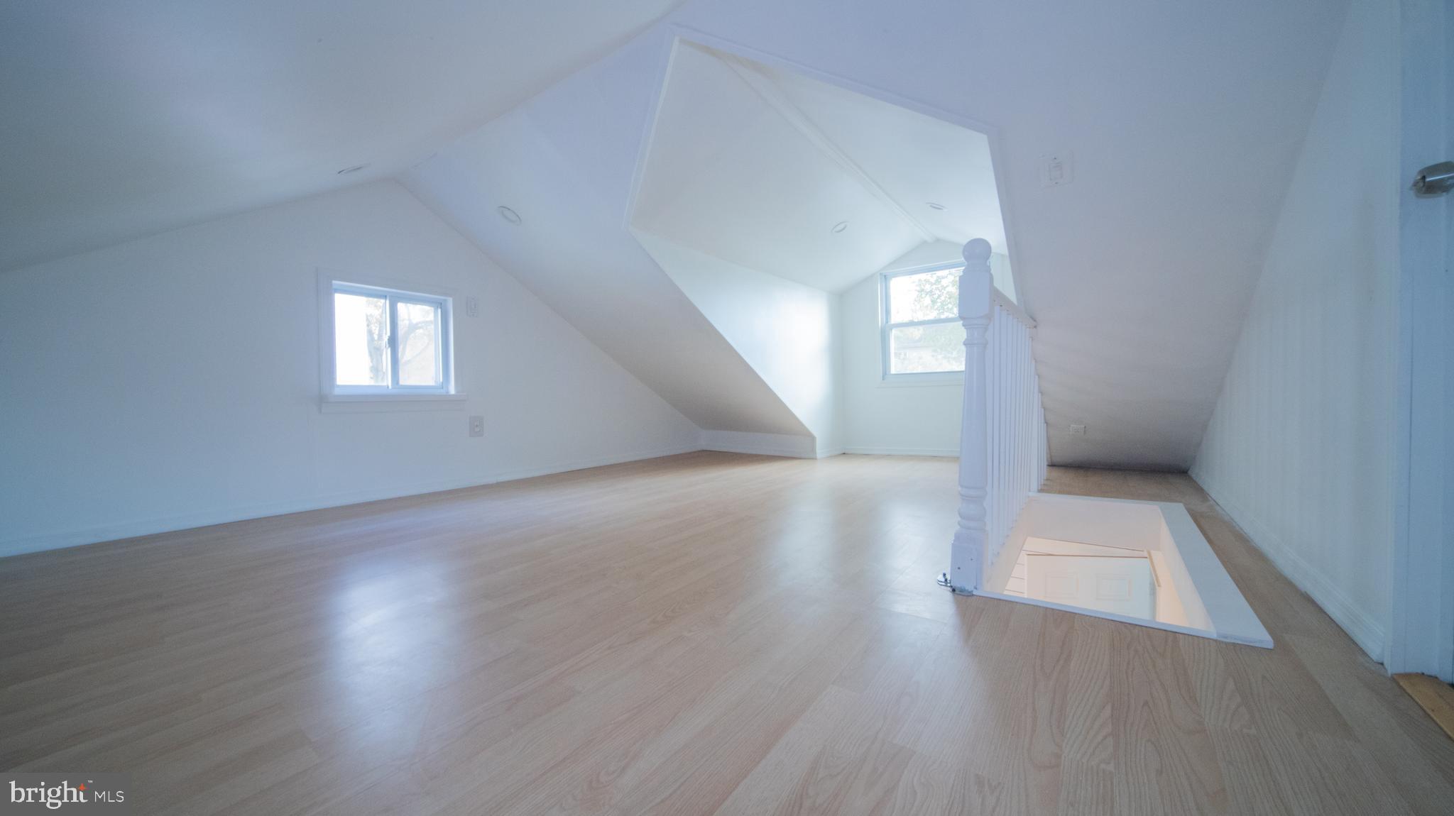 AVALON SHORES - Residential Lease