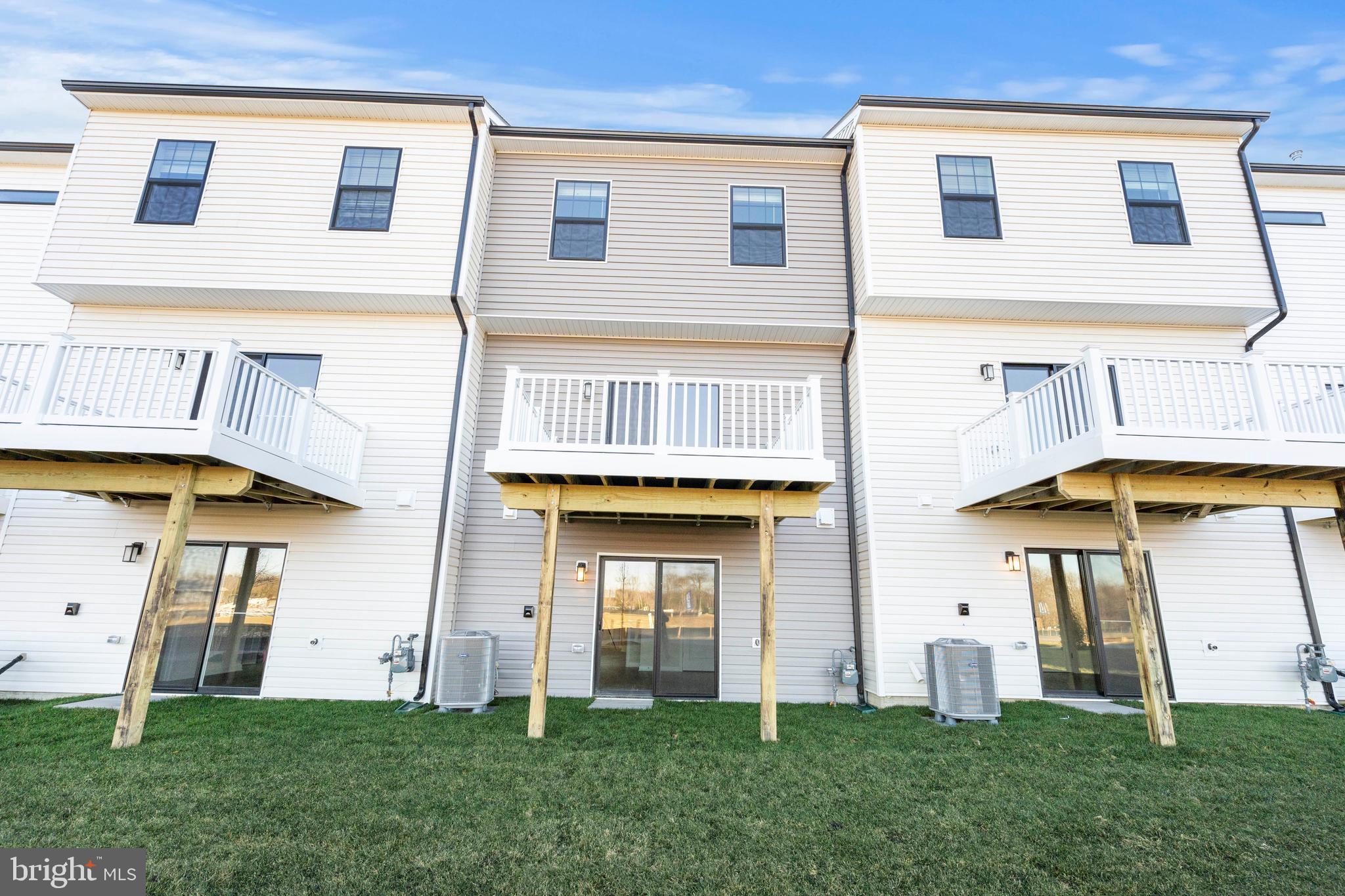 CALM RETREAT - Residential Lease