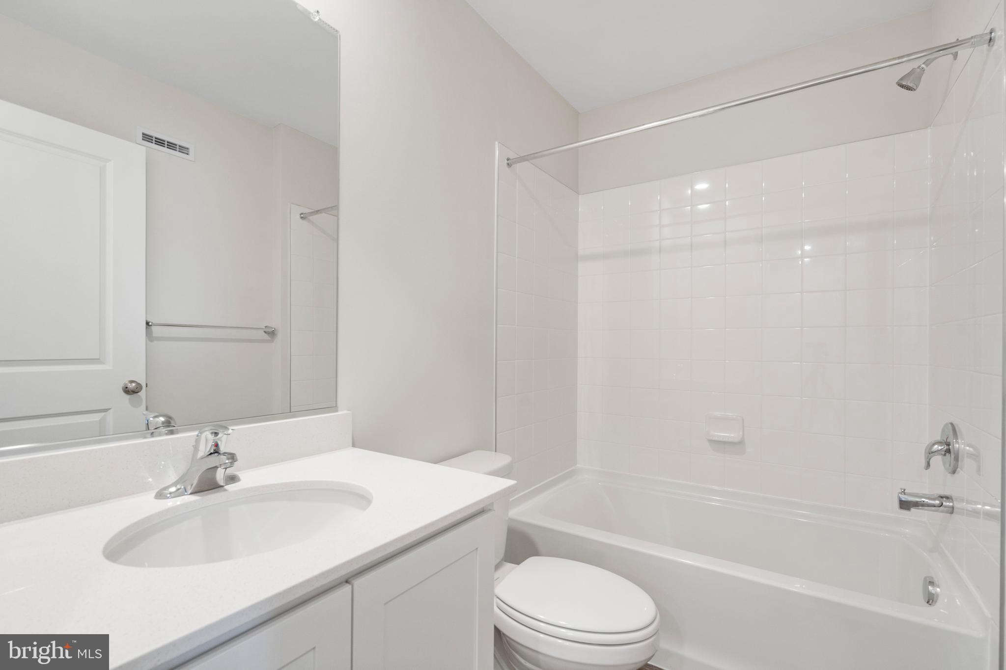 CALM RETREAT - Residential Lease