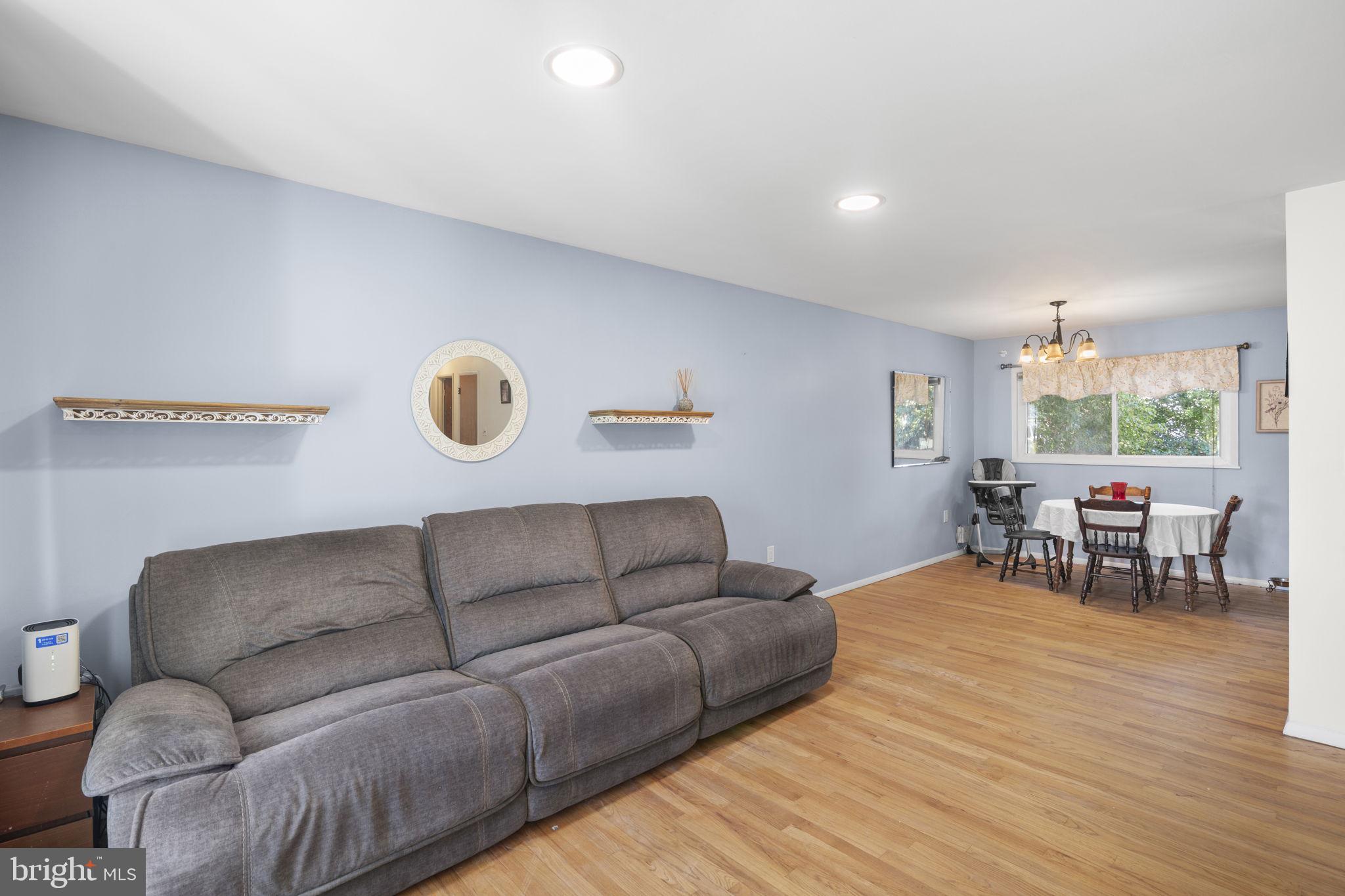 2220 ROSEWOOD DRIVE