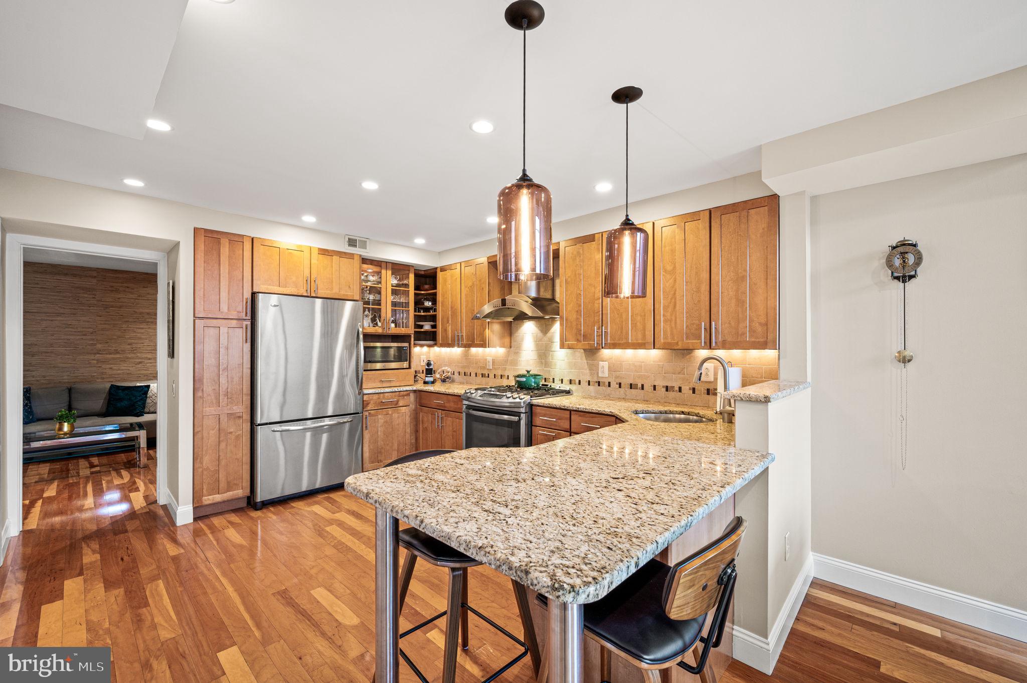 SOCIETY HILL - Residential