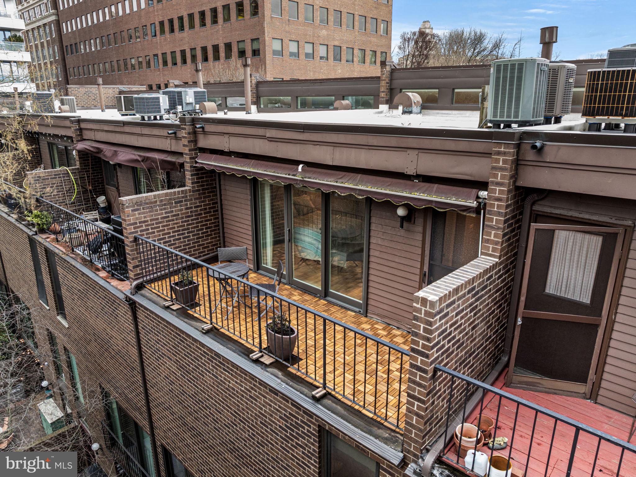 SOCIETY HILL - Residential