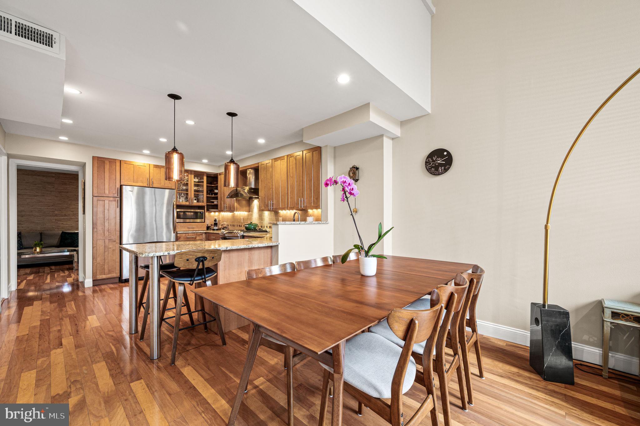 SOCIETY HILL - Residential