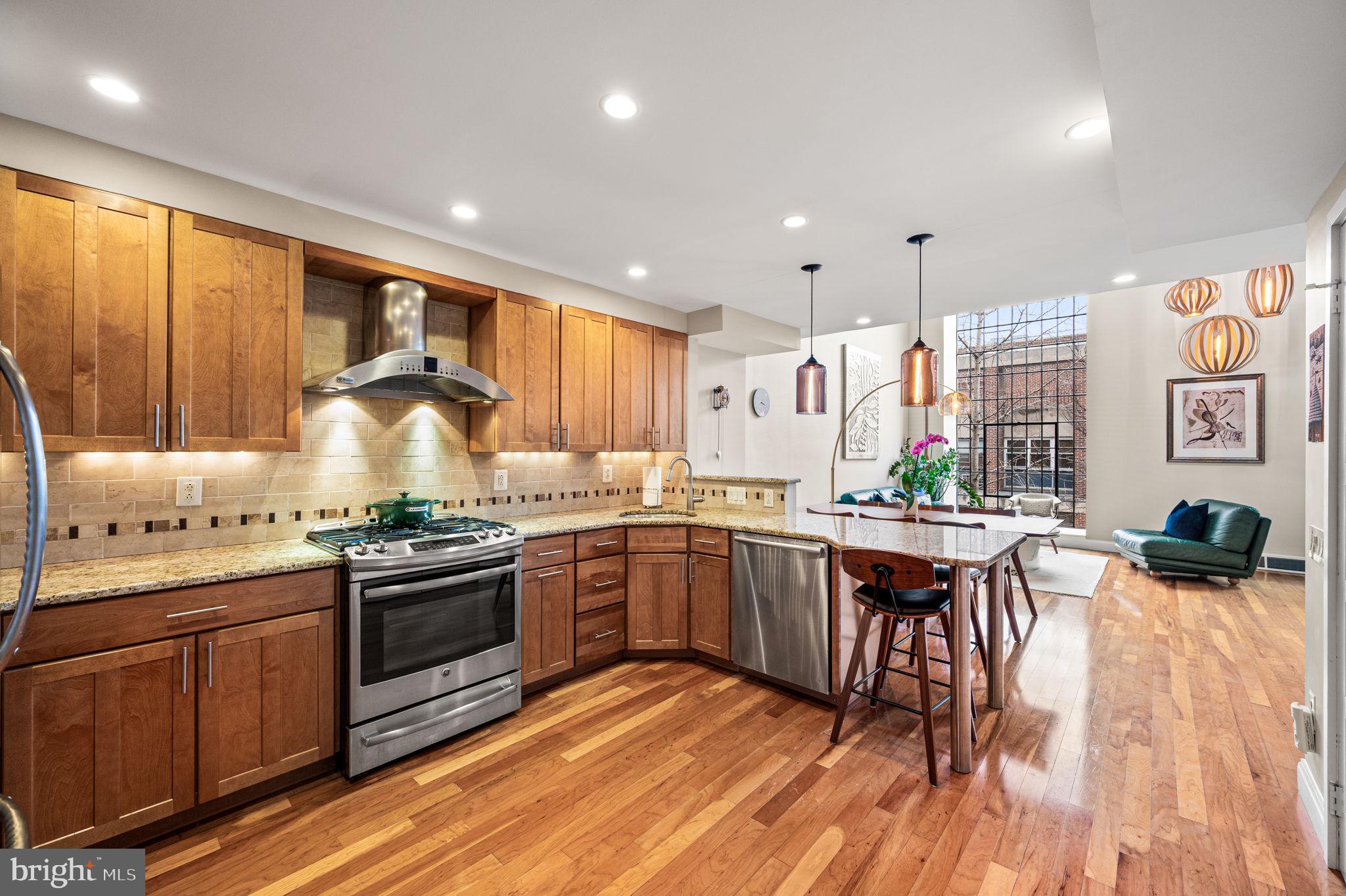 SOCIETY HILL - Residential