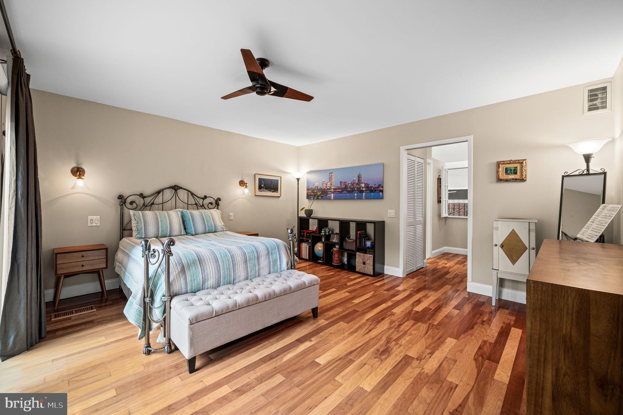 SOCIETY HILL - Residential