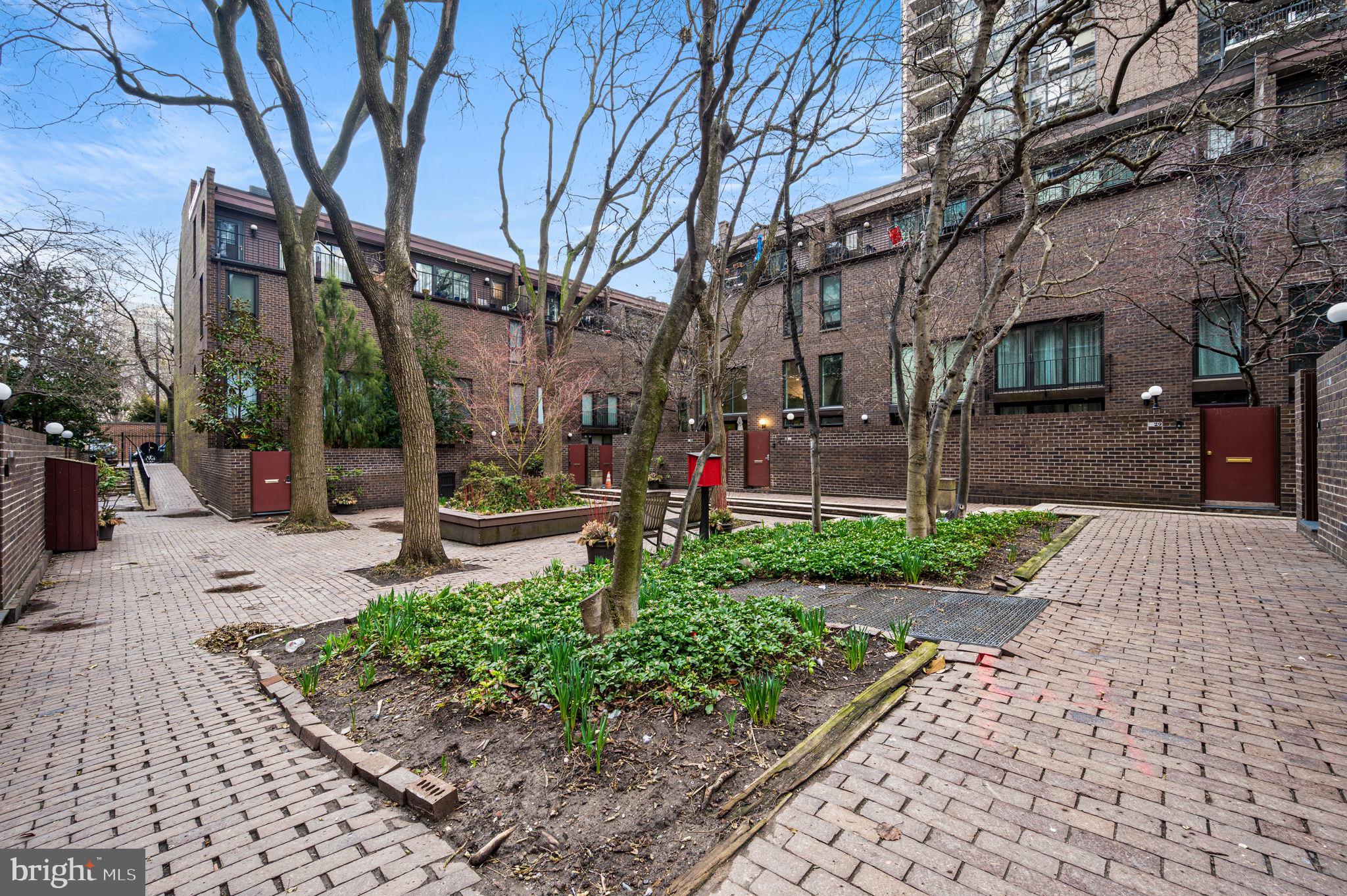 SOCIETY HILL - Residential