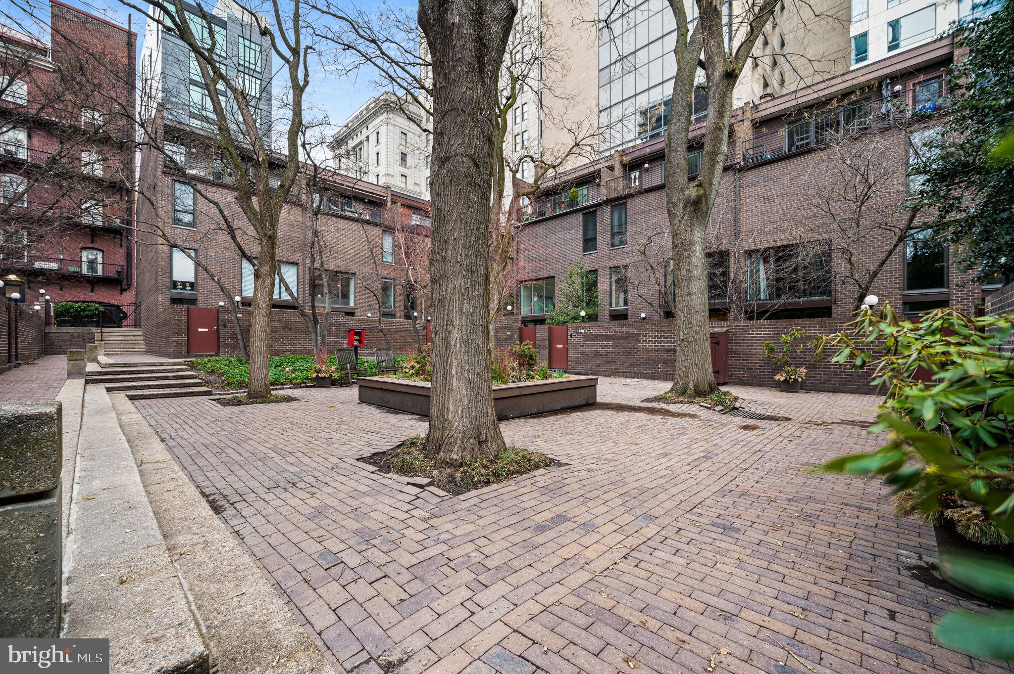 SOCIETY HILL - Residential