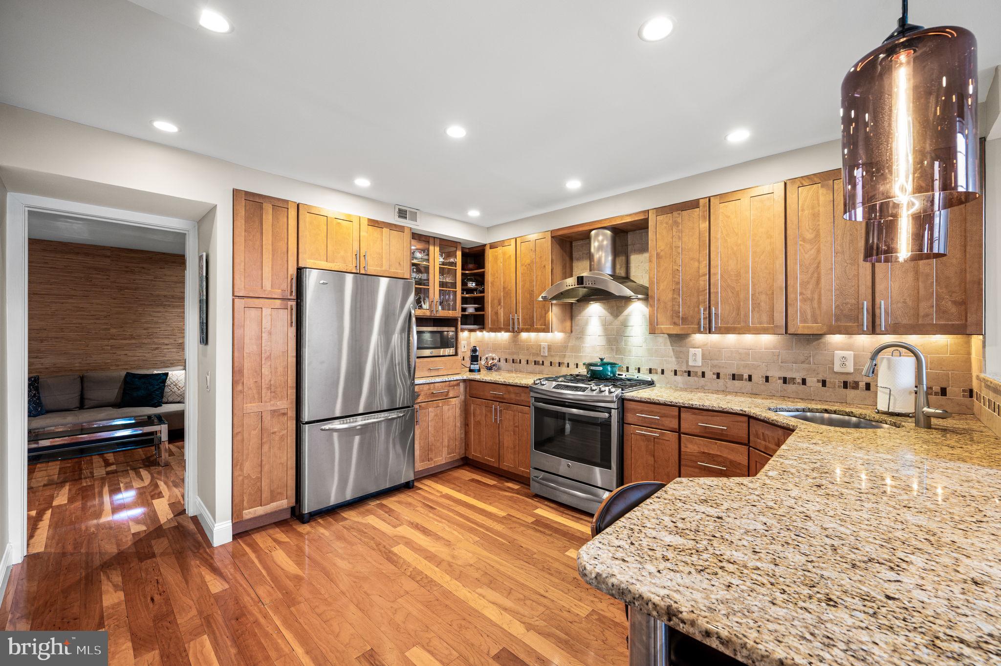 SOCIETY HILL - Residential