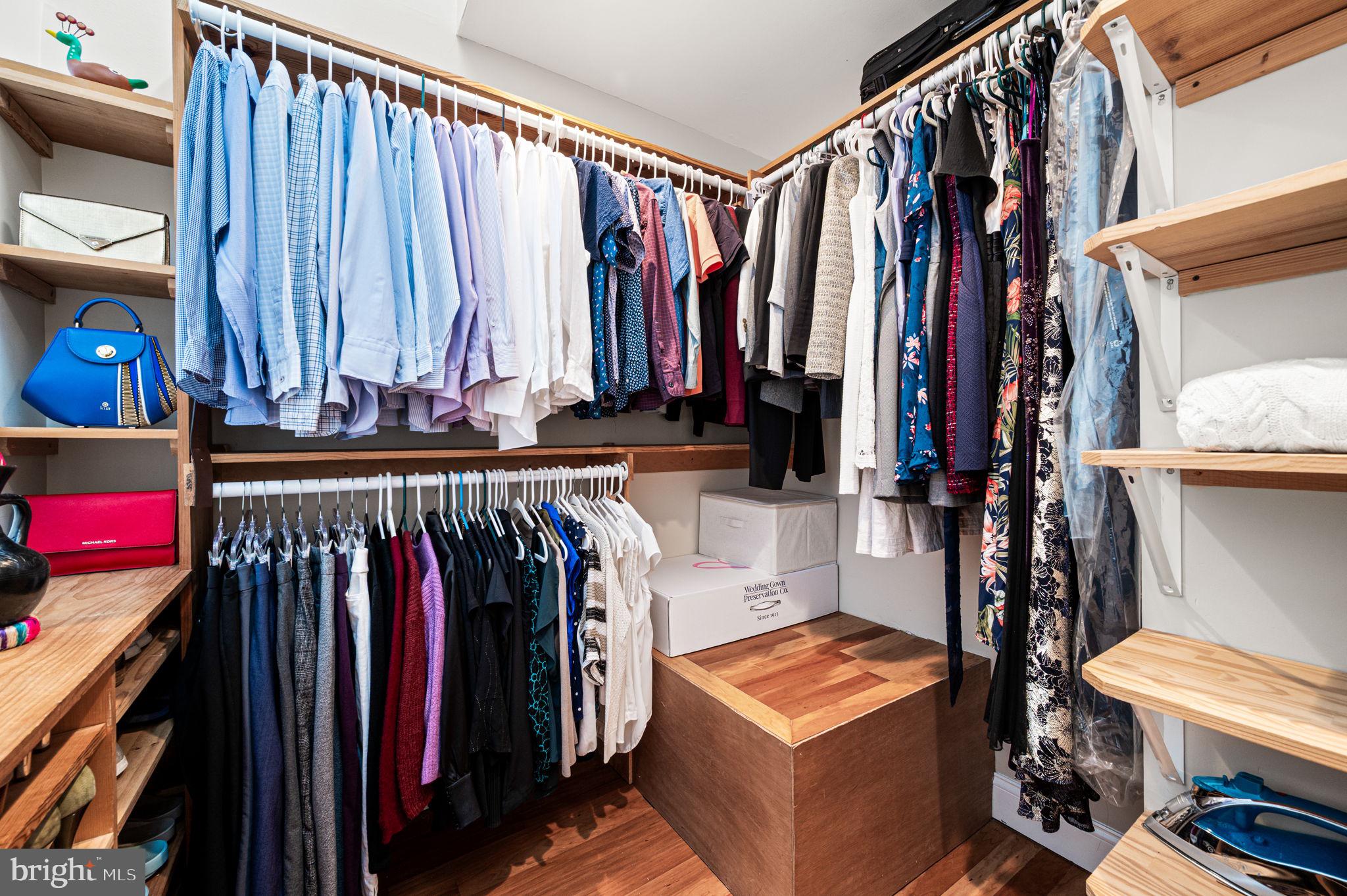 SOCIETY HILL - Residential