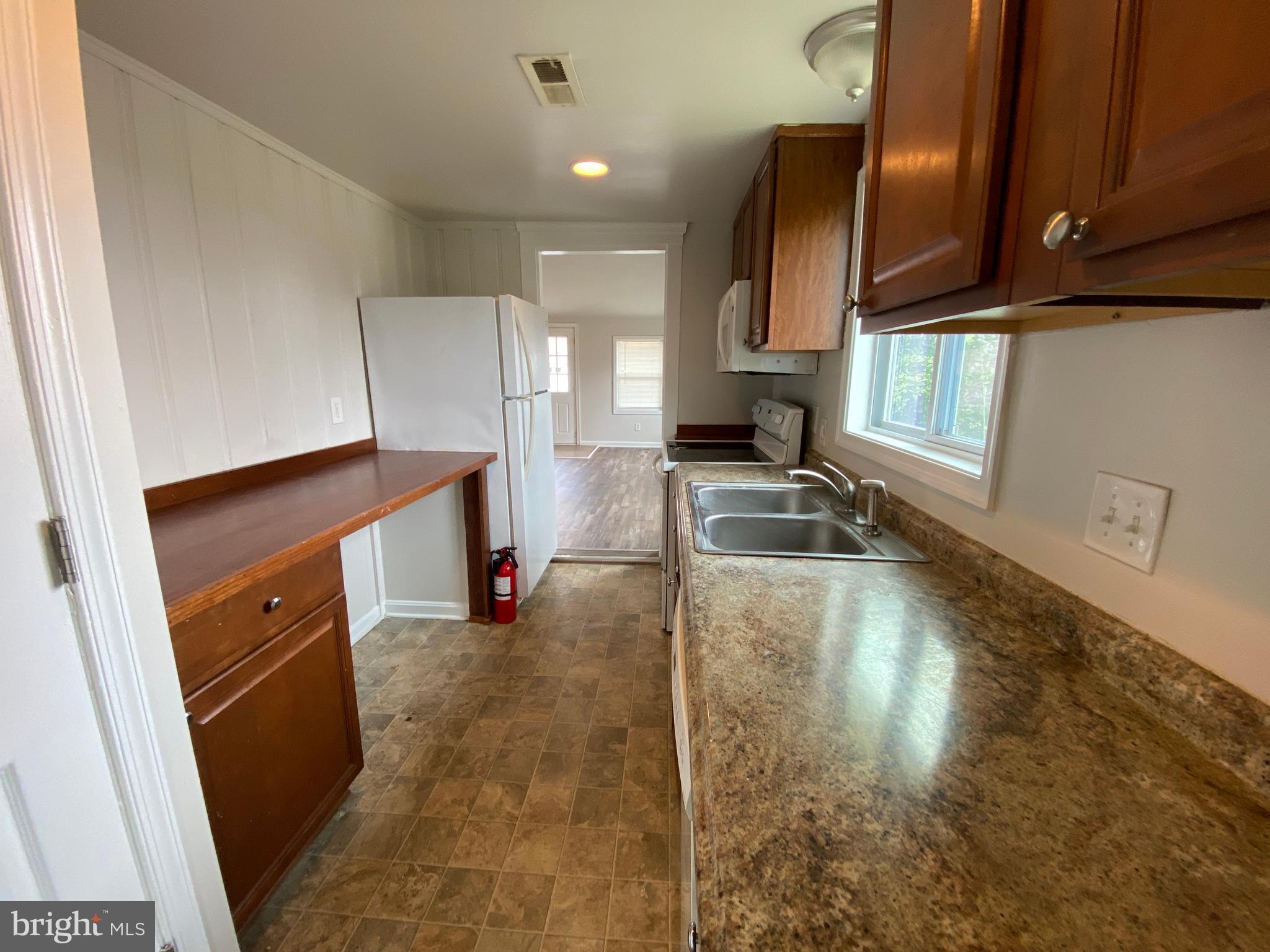 FAIRVIEW  BEACH - Residential Lease