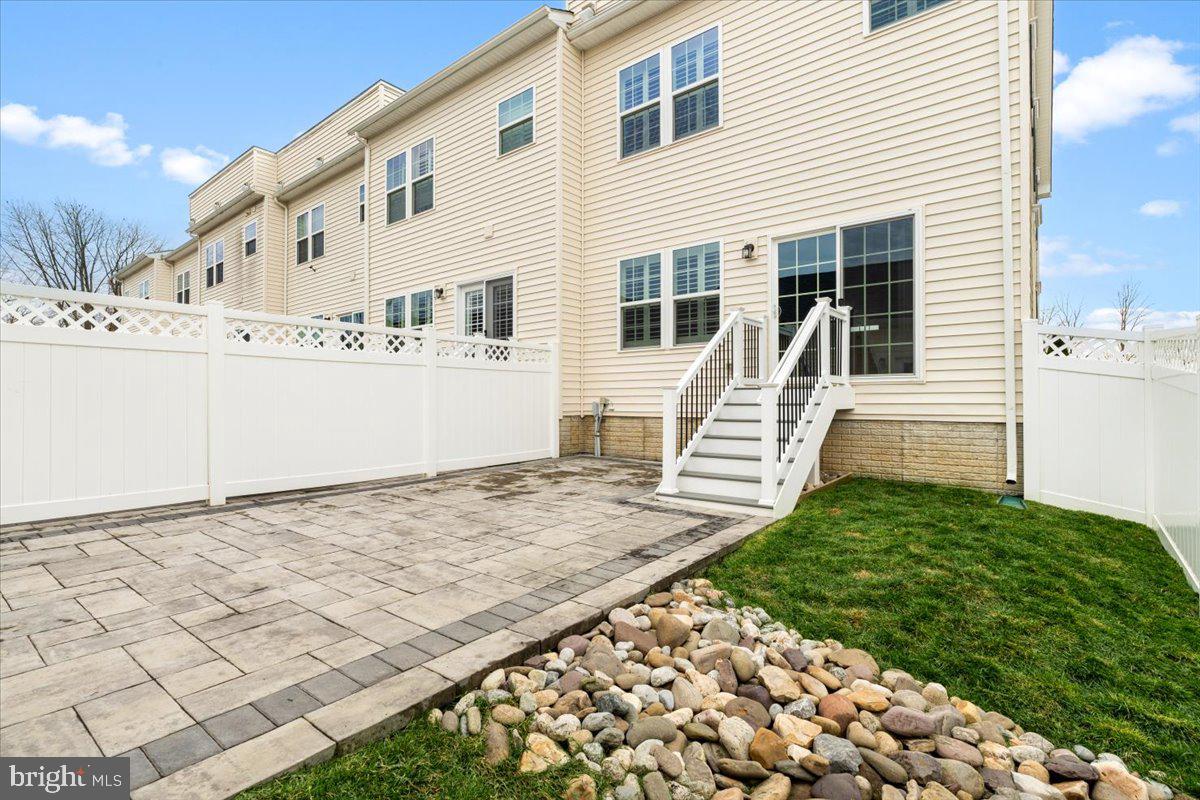 LANDSDALE - Residential