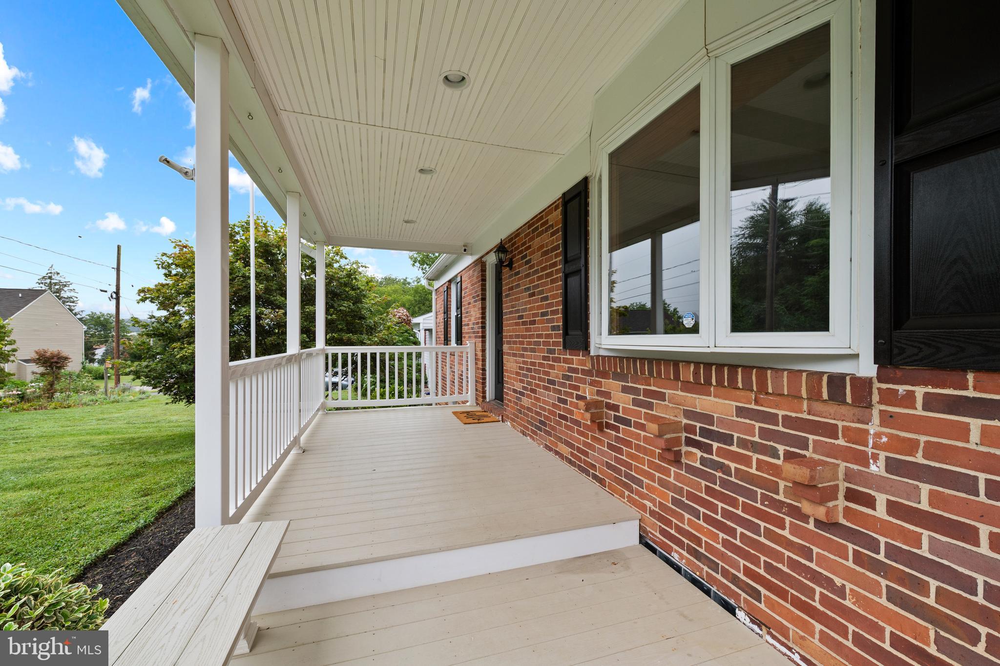 104 GLENMOORE AVENUE