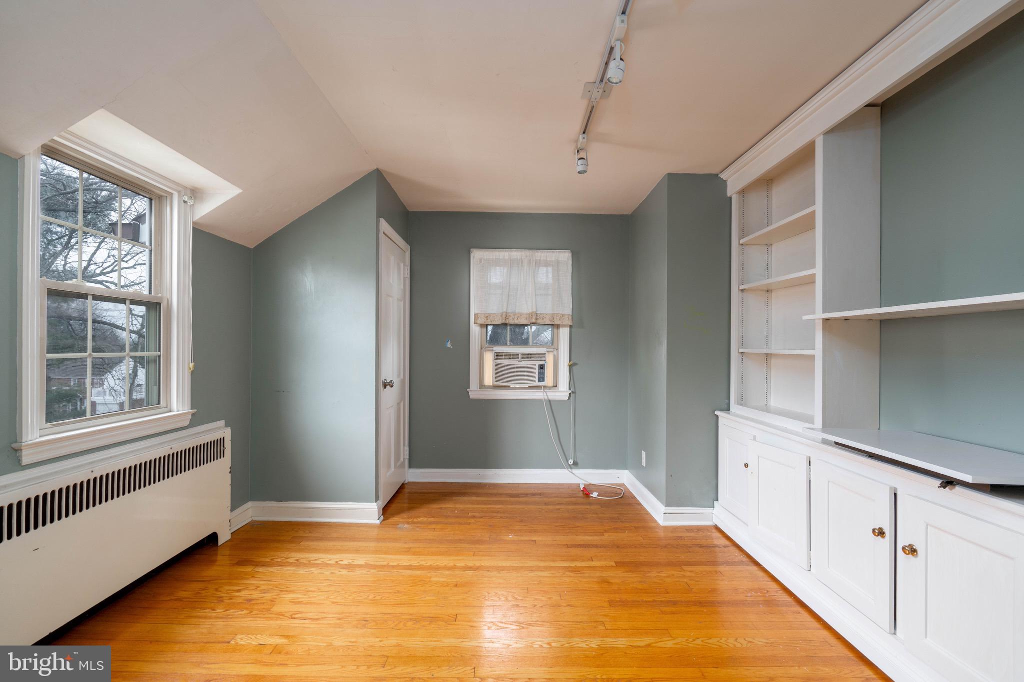 EDGEWOOD HILLS - Residential