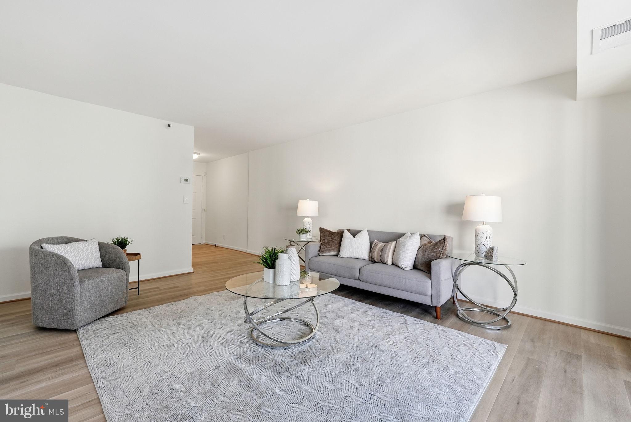 1600 N OAK STREET 906