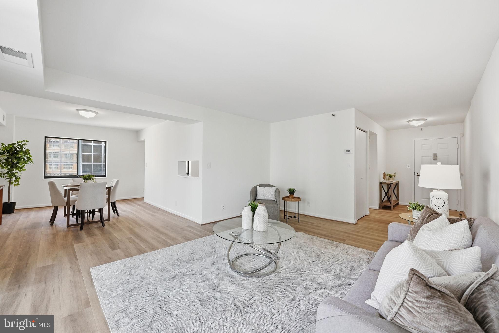 1600 N OAK STREET 906