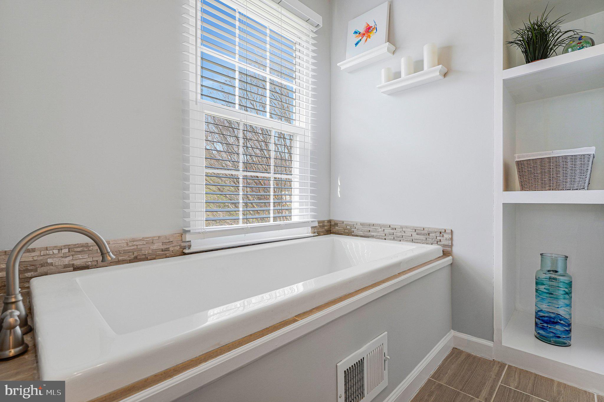 TRIPLE RIDGE - Residential