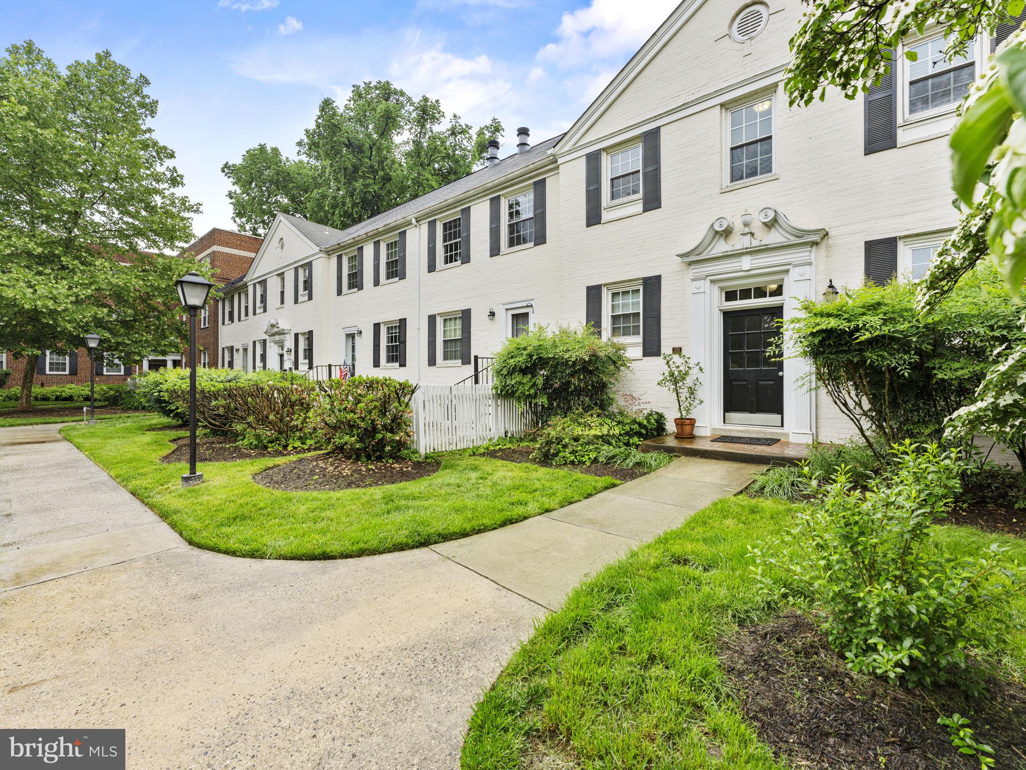 COMMONS OF ARLINGTON - Residential