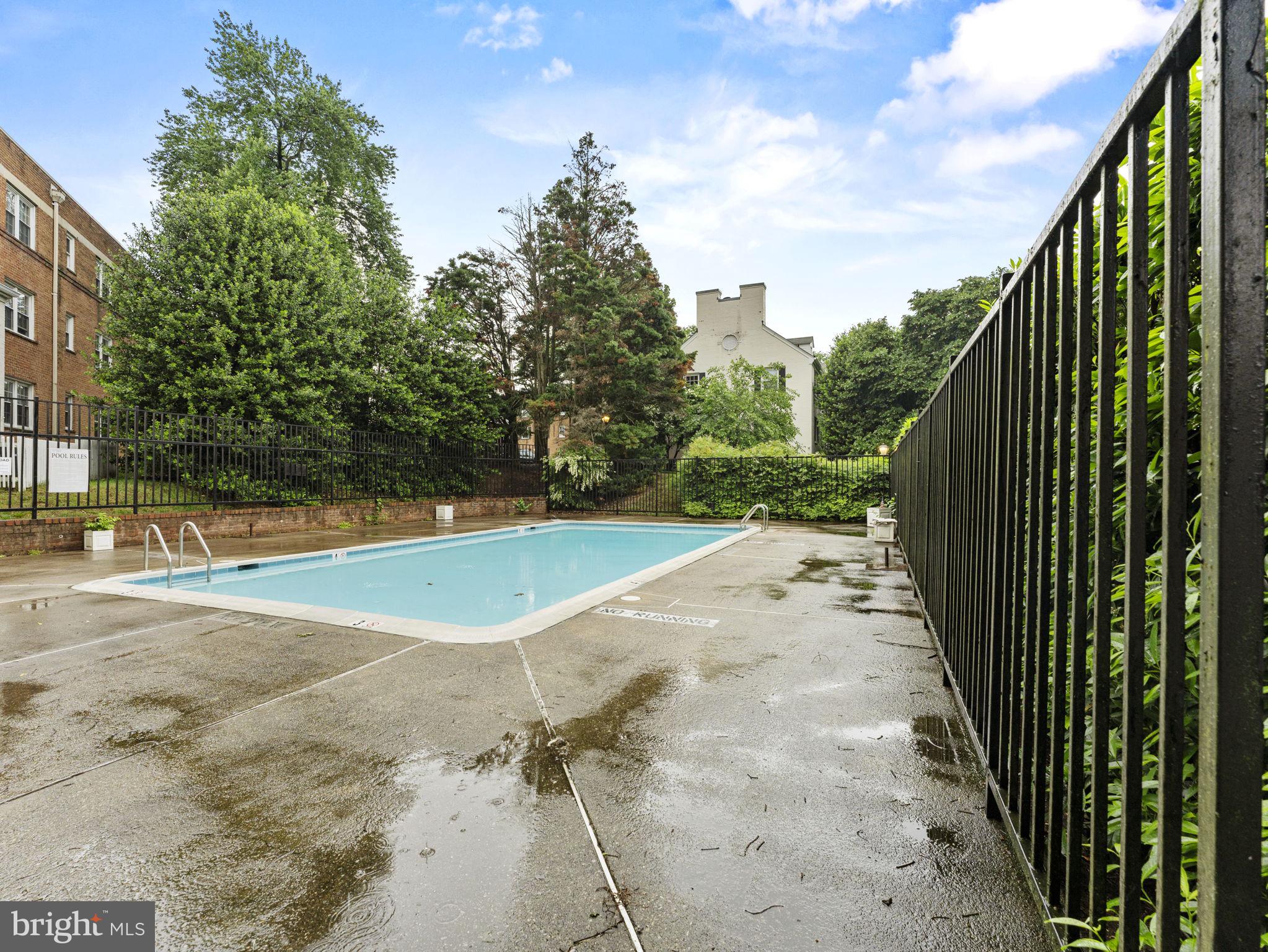 COMMONS OF ARLINGTON - Residential