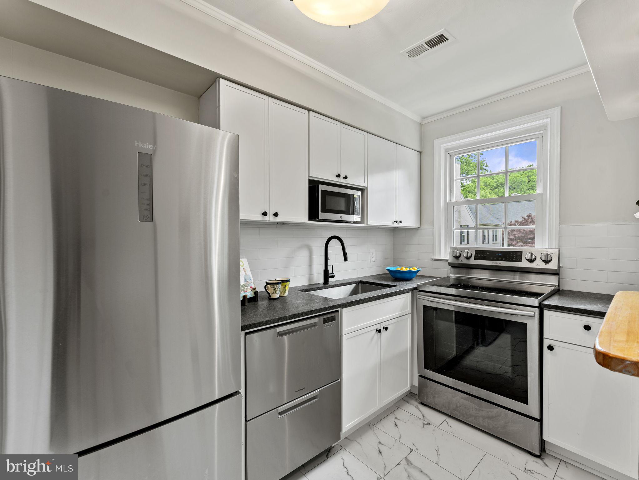 COMMONS OF ARLINGTON - Residential