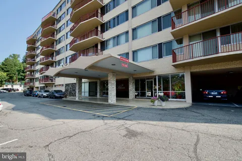 5353 Columbia Pike Unit 503, Arlington, VA MLS: VAAR2056392