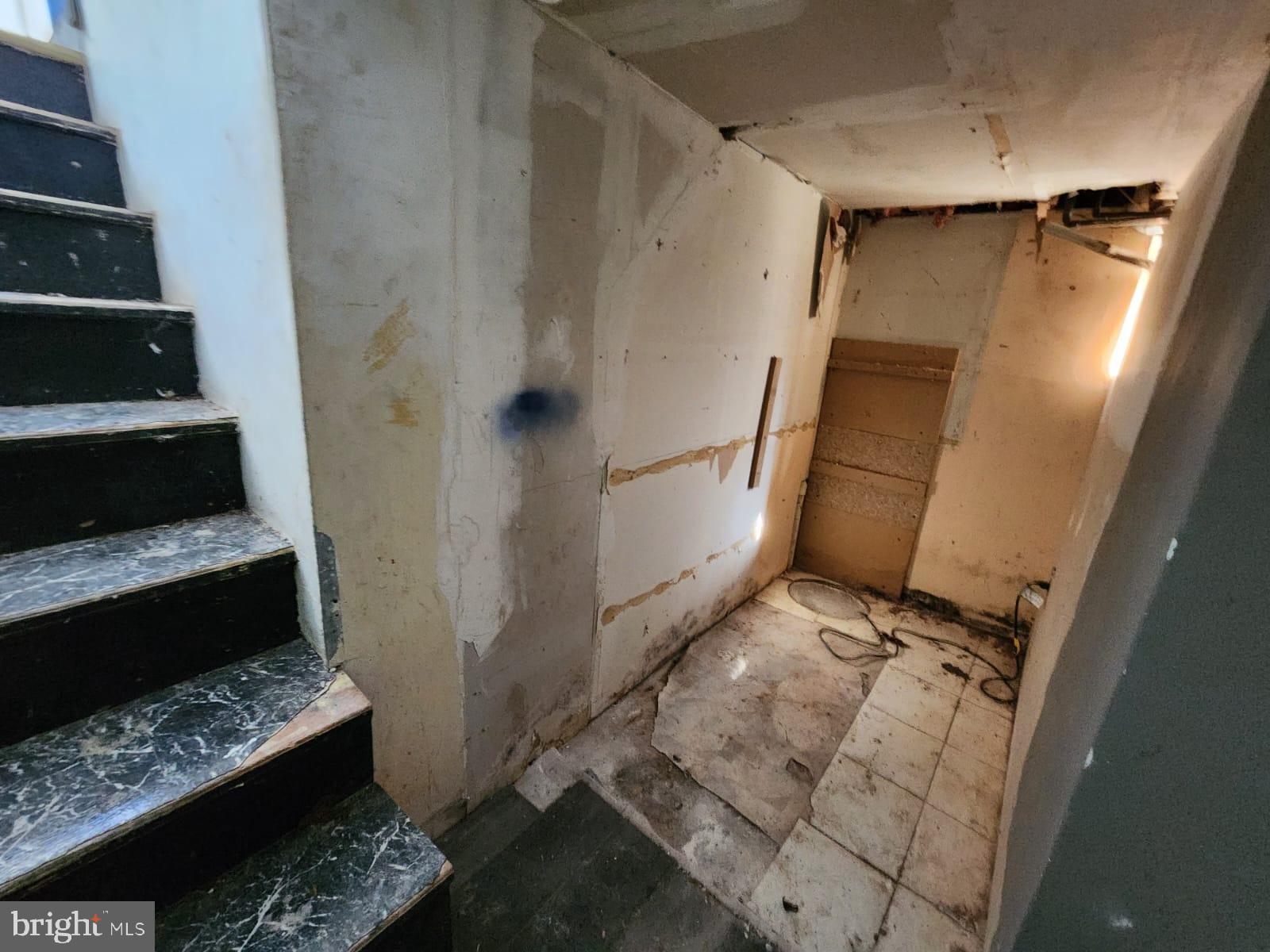 HYATTSVILLE - Residential