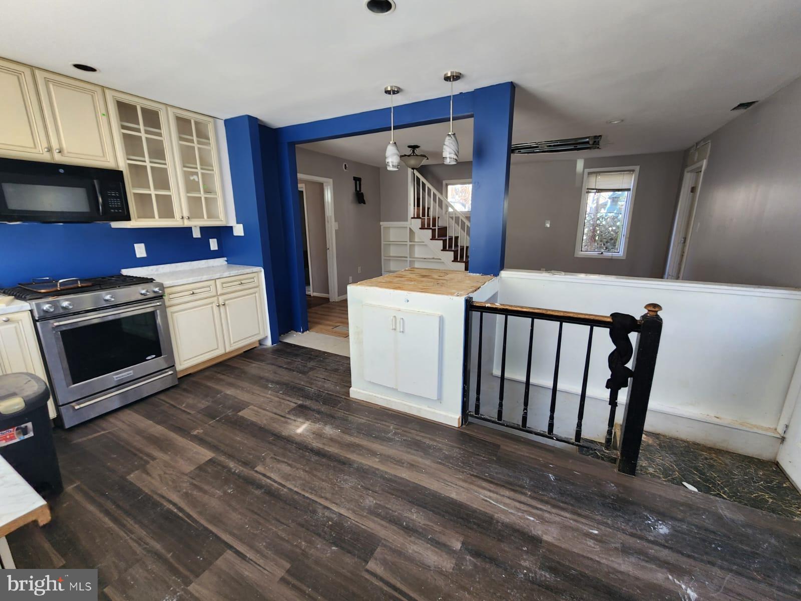 HYATTSVILLE - Residential