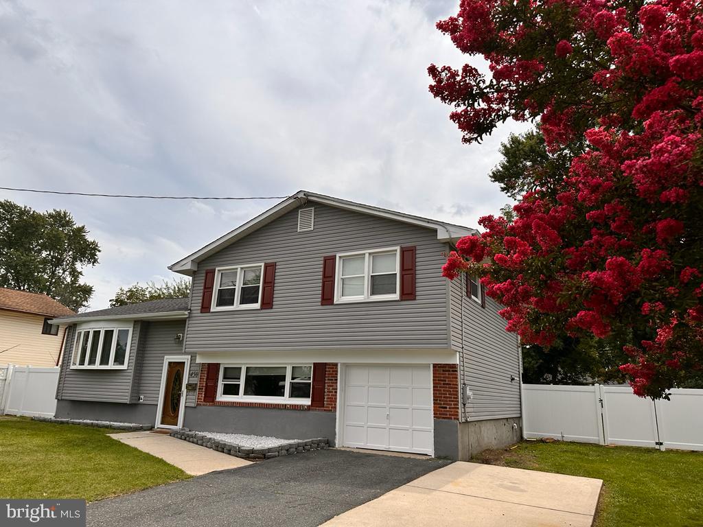 450 S ARTHUR DRIVE