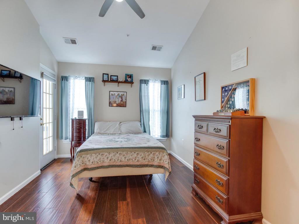 CROFTON VILLAGE - Residential