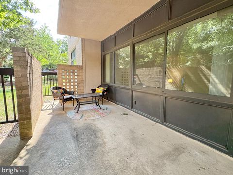 Photo of 3713 S George Mason Drive #T5W, FALLS CHURCH, VA 22041 (MLS # VAFX2321652)