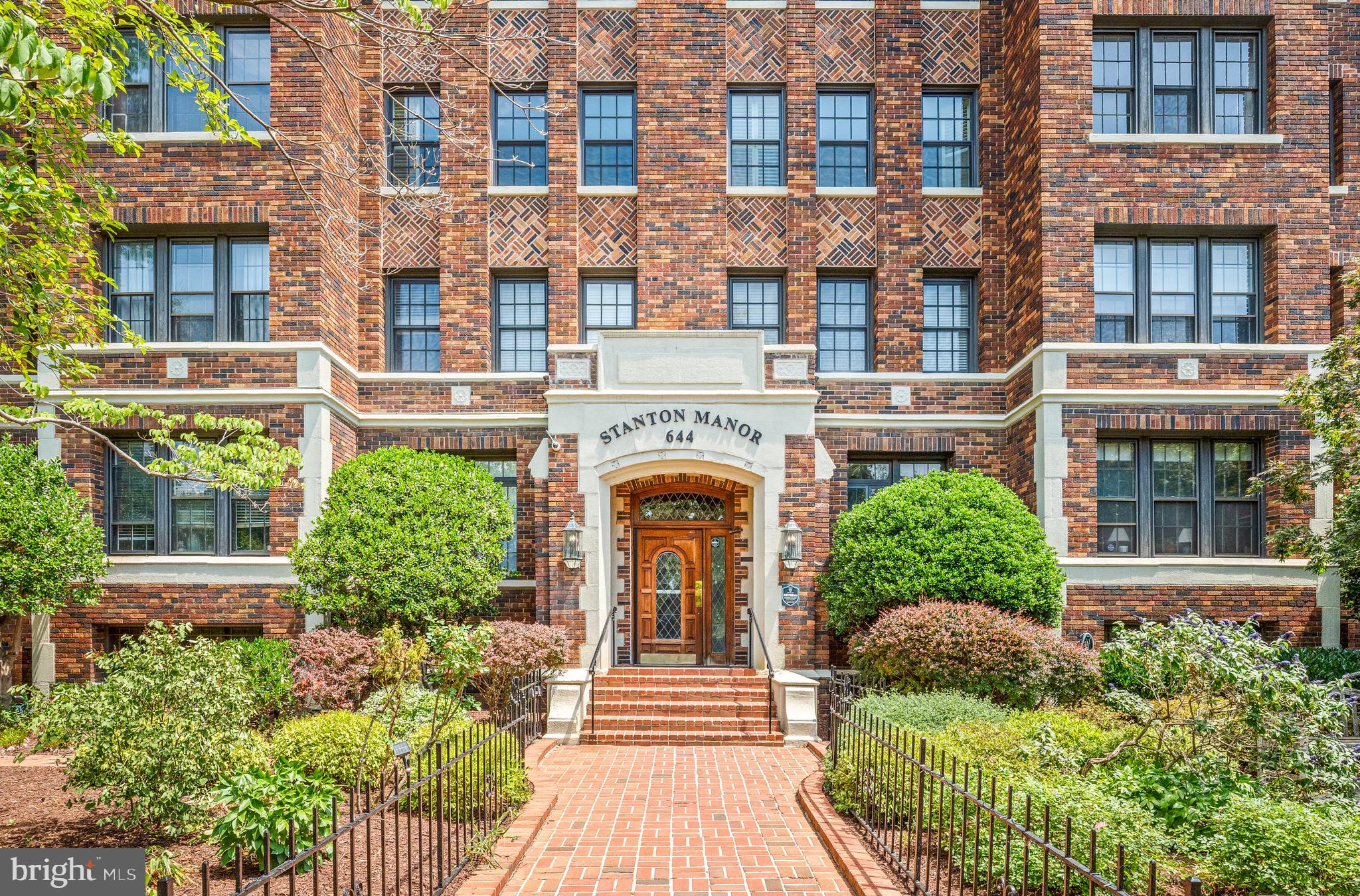644 MASSACHUSETTS AVENUE NE 301