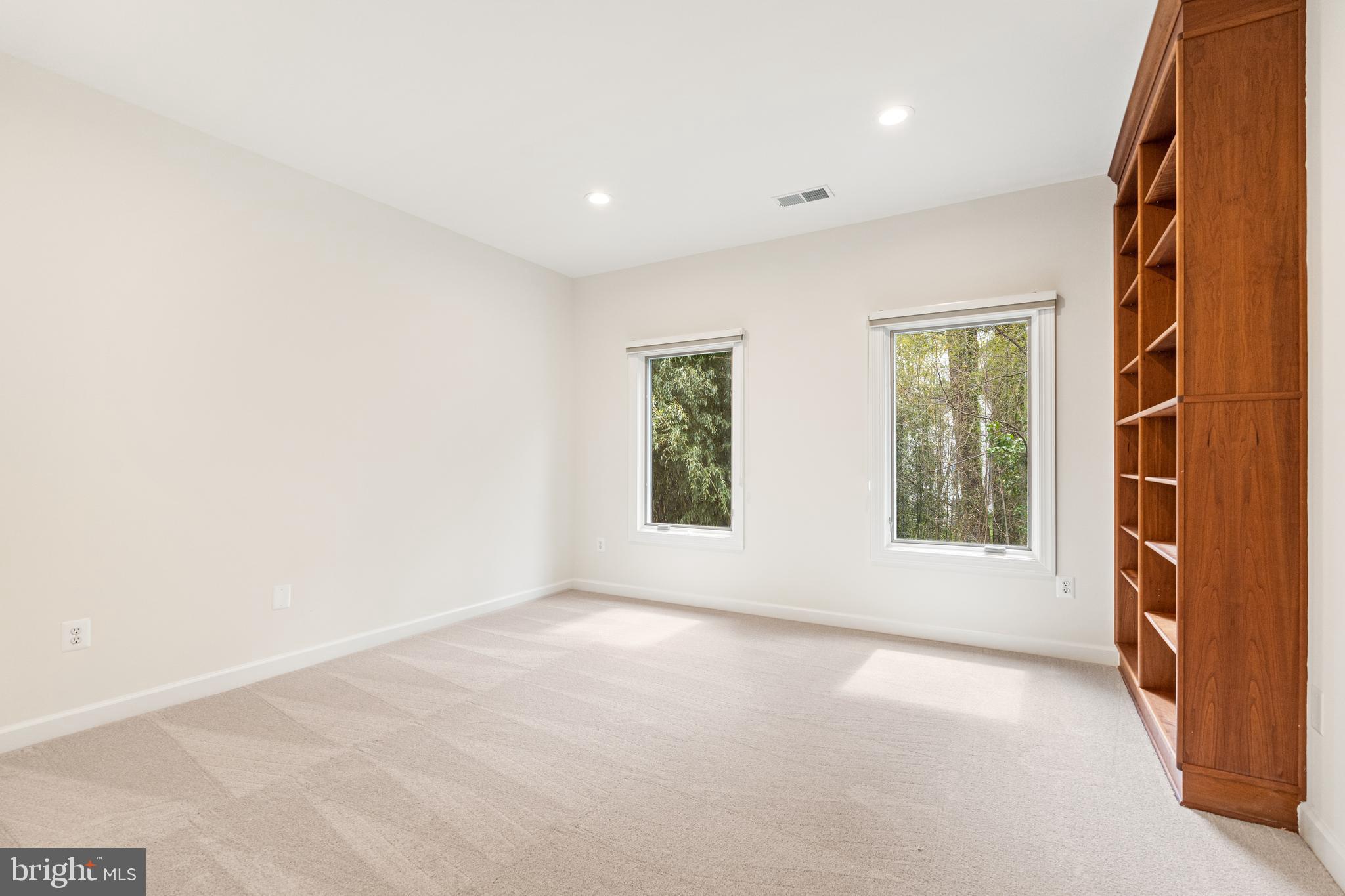 LUXMANOR - Residential