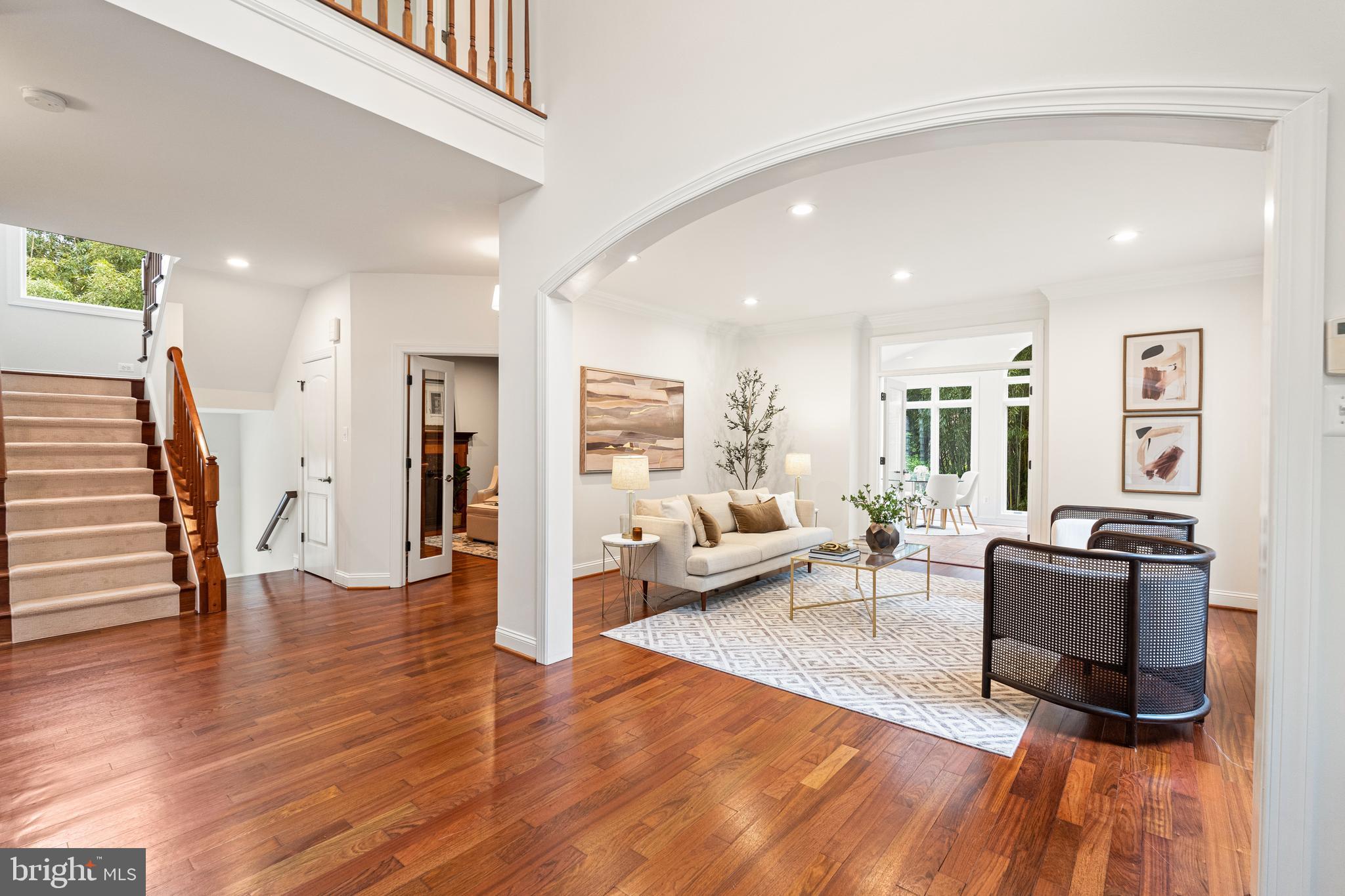 LUXMANOR - Residential