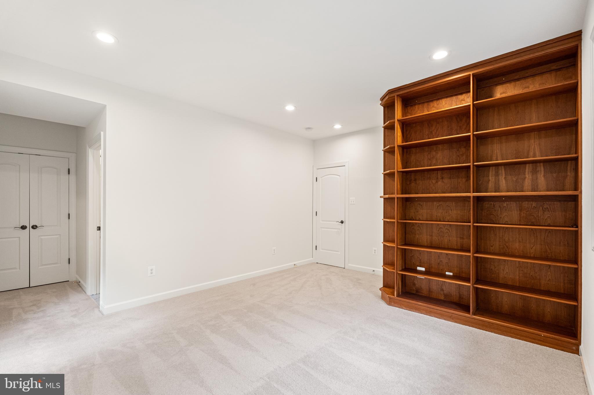 LUXMANOR - Residential