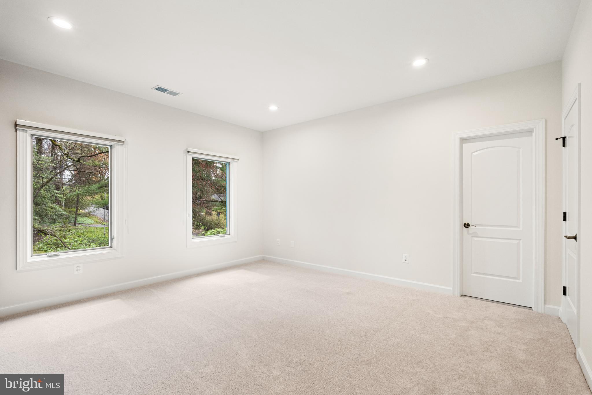 LUXMANOR - Residential