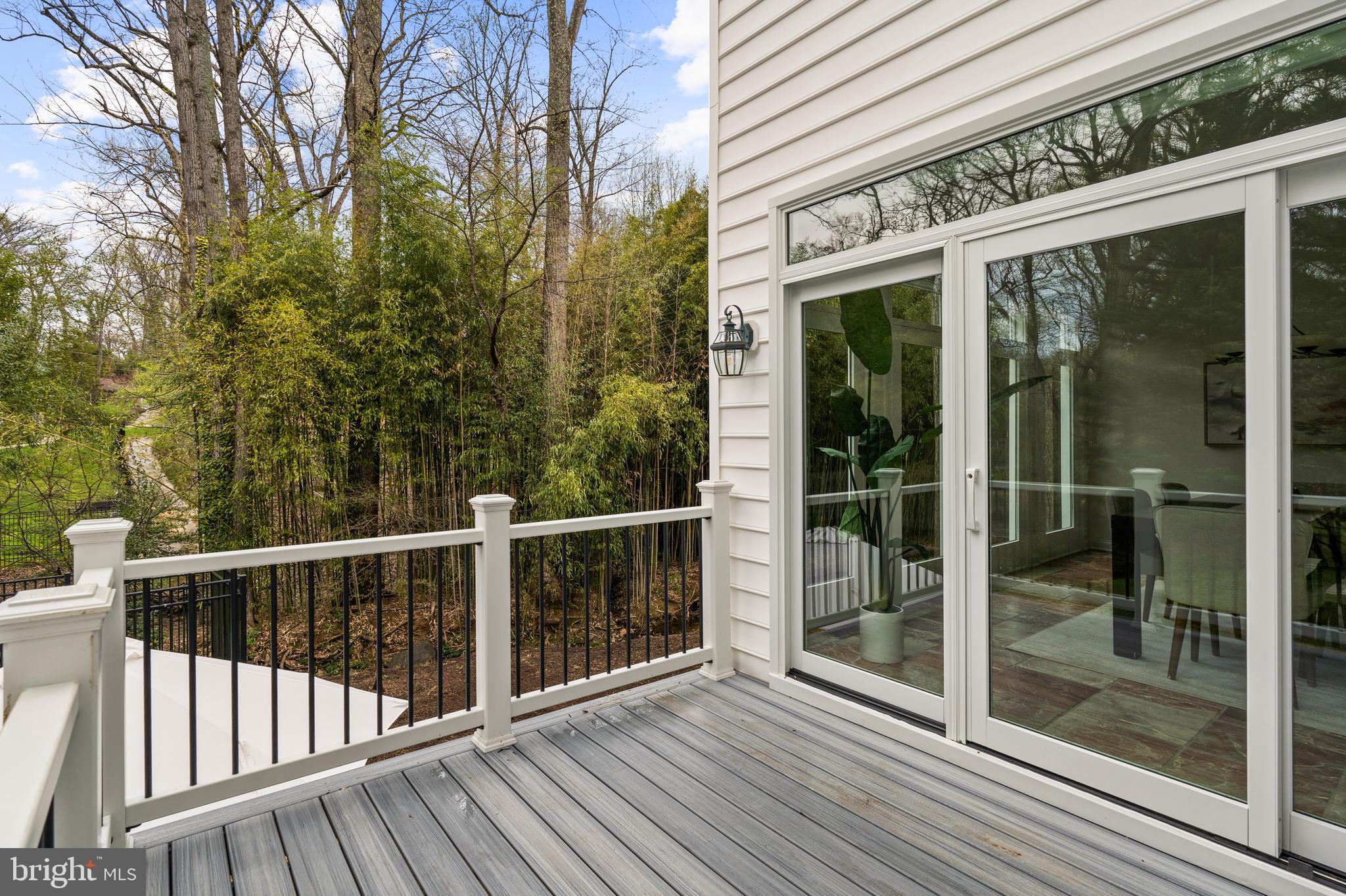 LUXMANOR - Residential