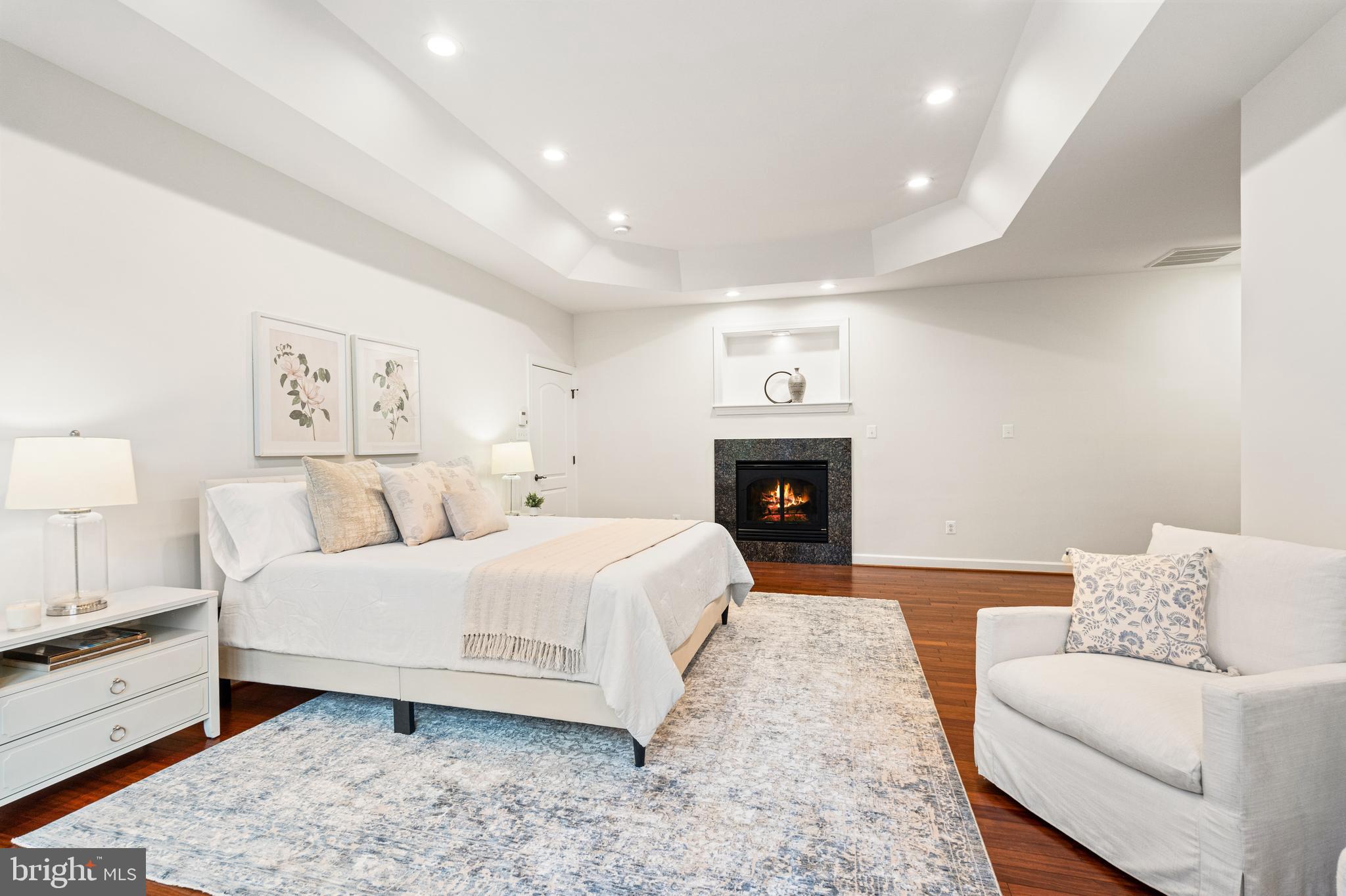 LUXMANOR - Residential