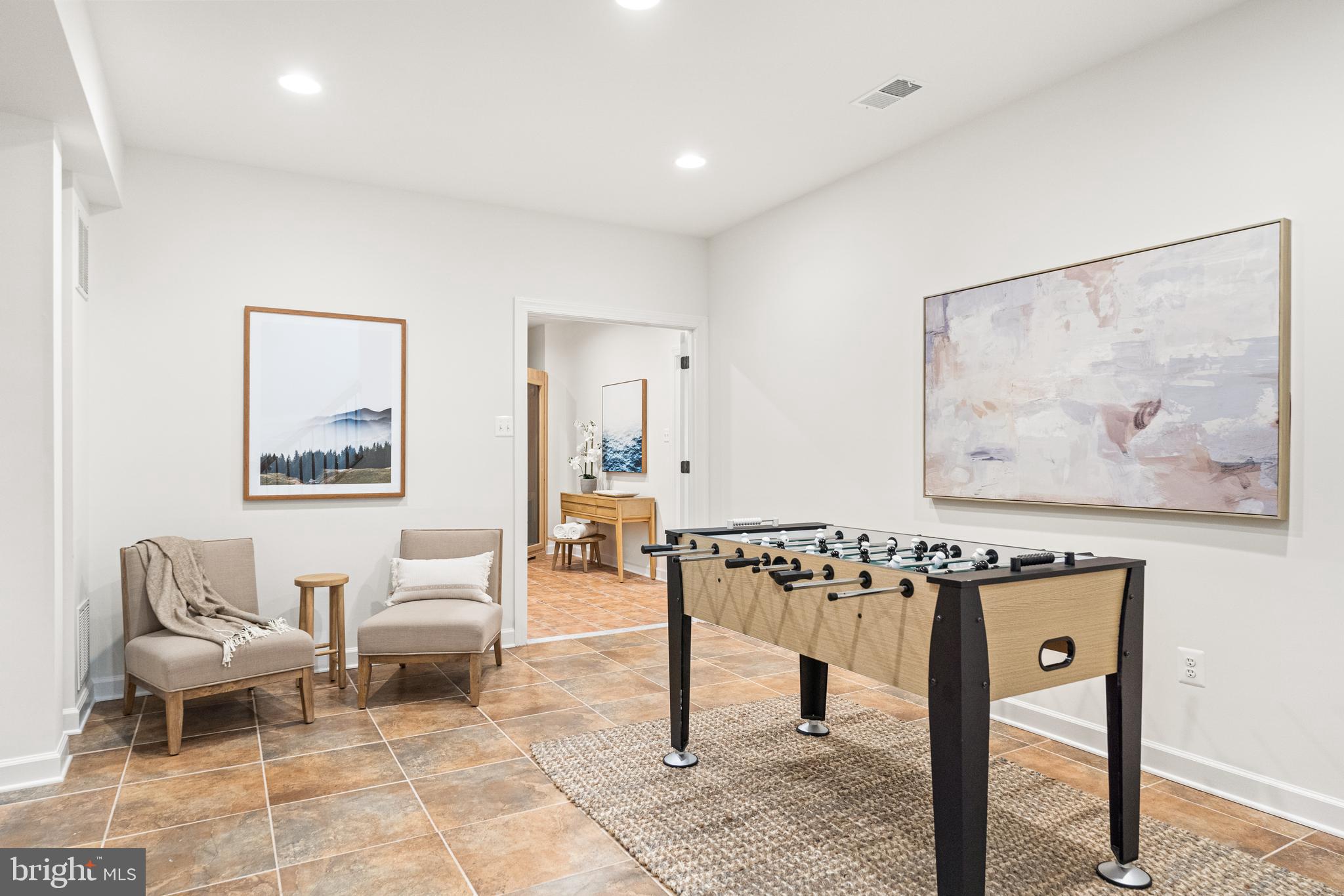 LUXMANOR - Residential