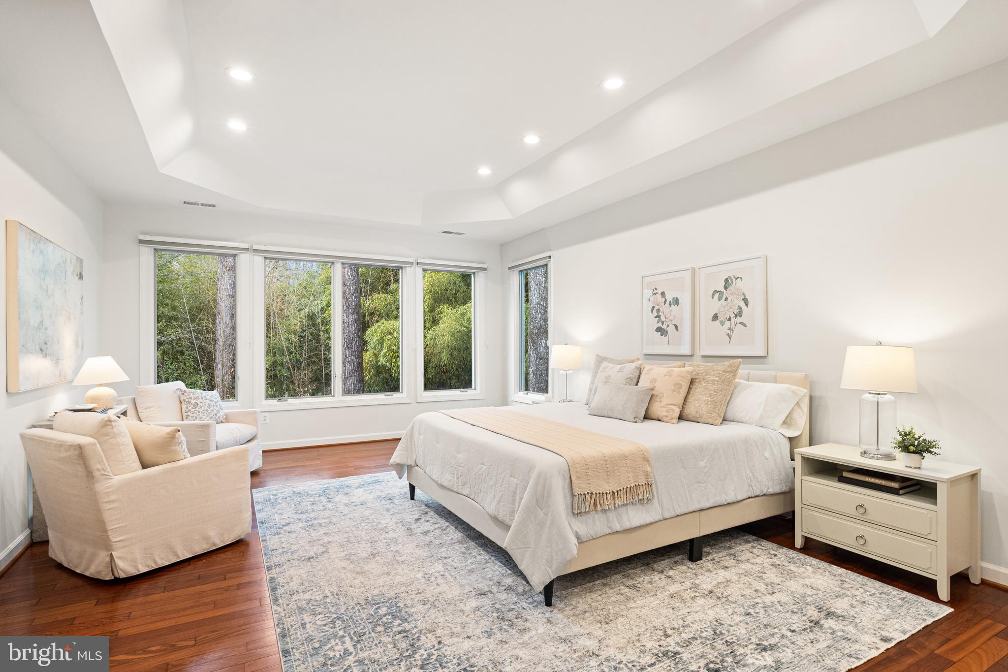 LUXMANOR - Residential