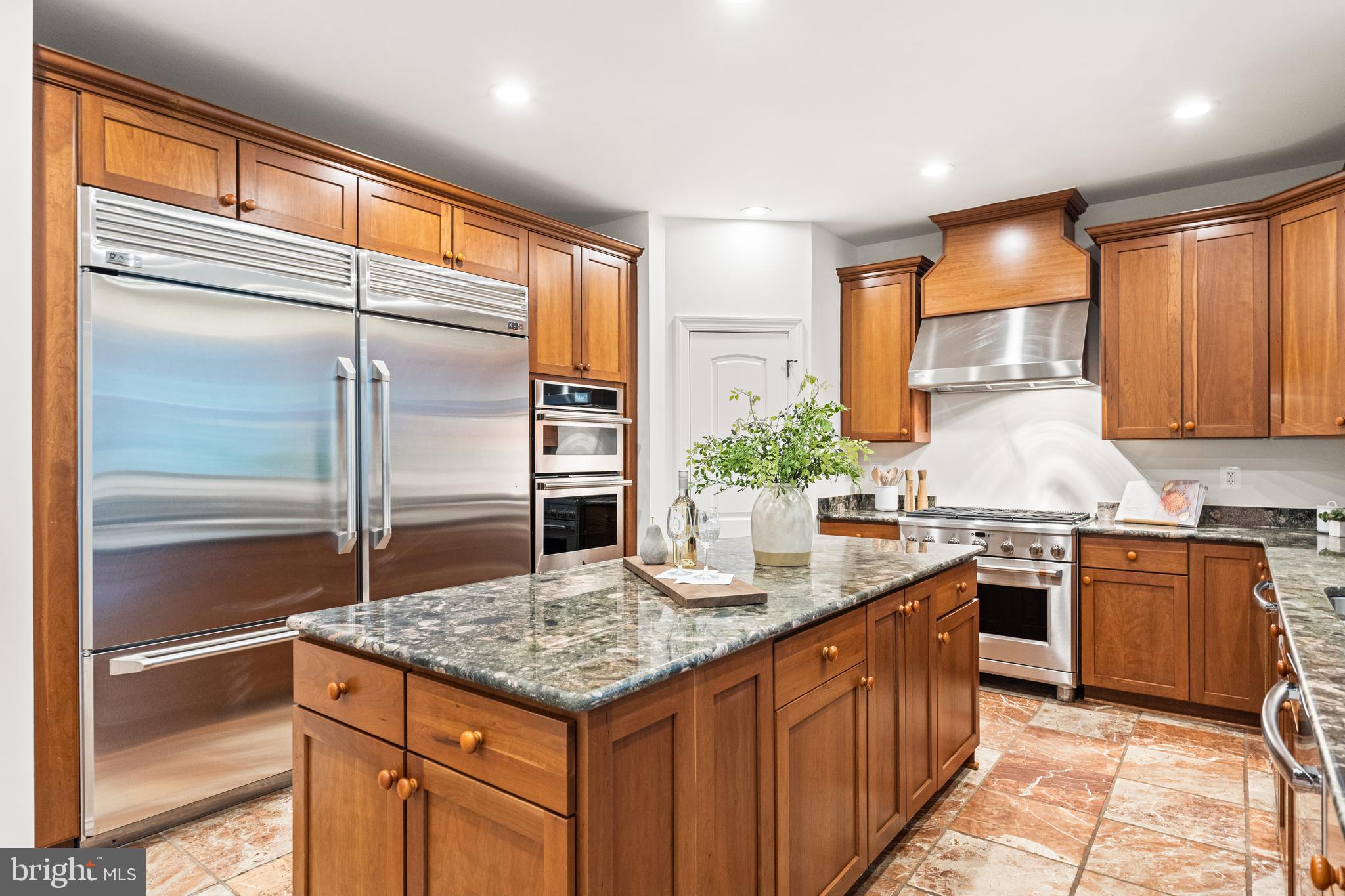 LUXMANOR - Residential