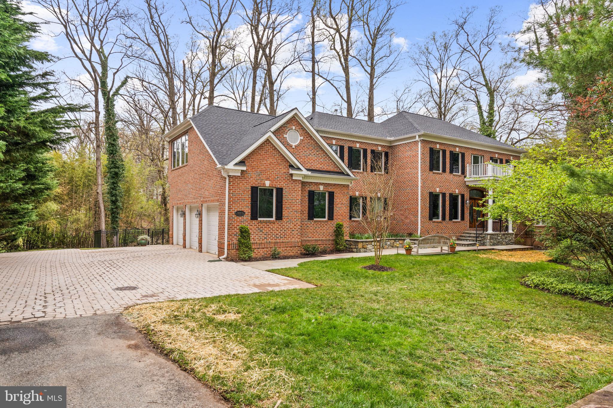 LUXMANOR - Residential